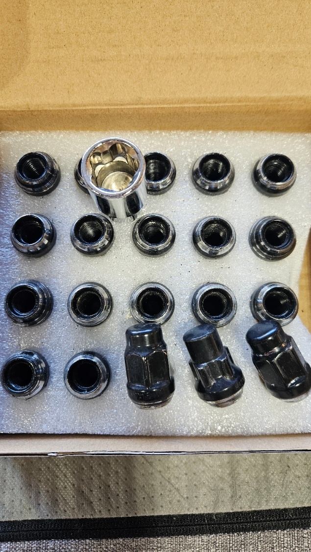 Set of 20 M12x1.5 Black Spline lug Nuts Used for 2 days