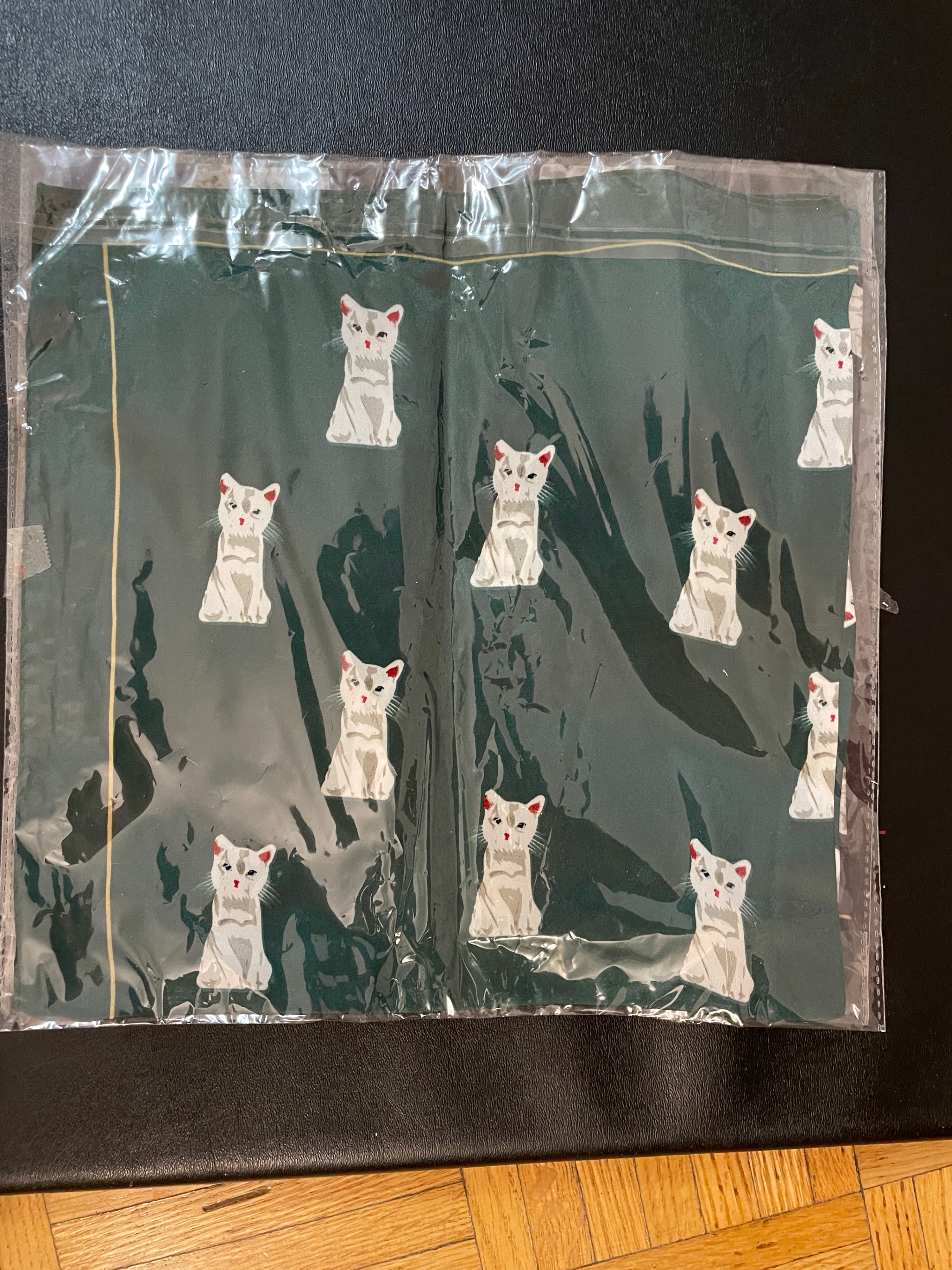 🏈 Brand New Cat Print Silk-Style Square Scarf (Green & Navy) 🐈 - photo 2
