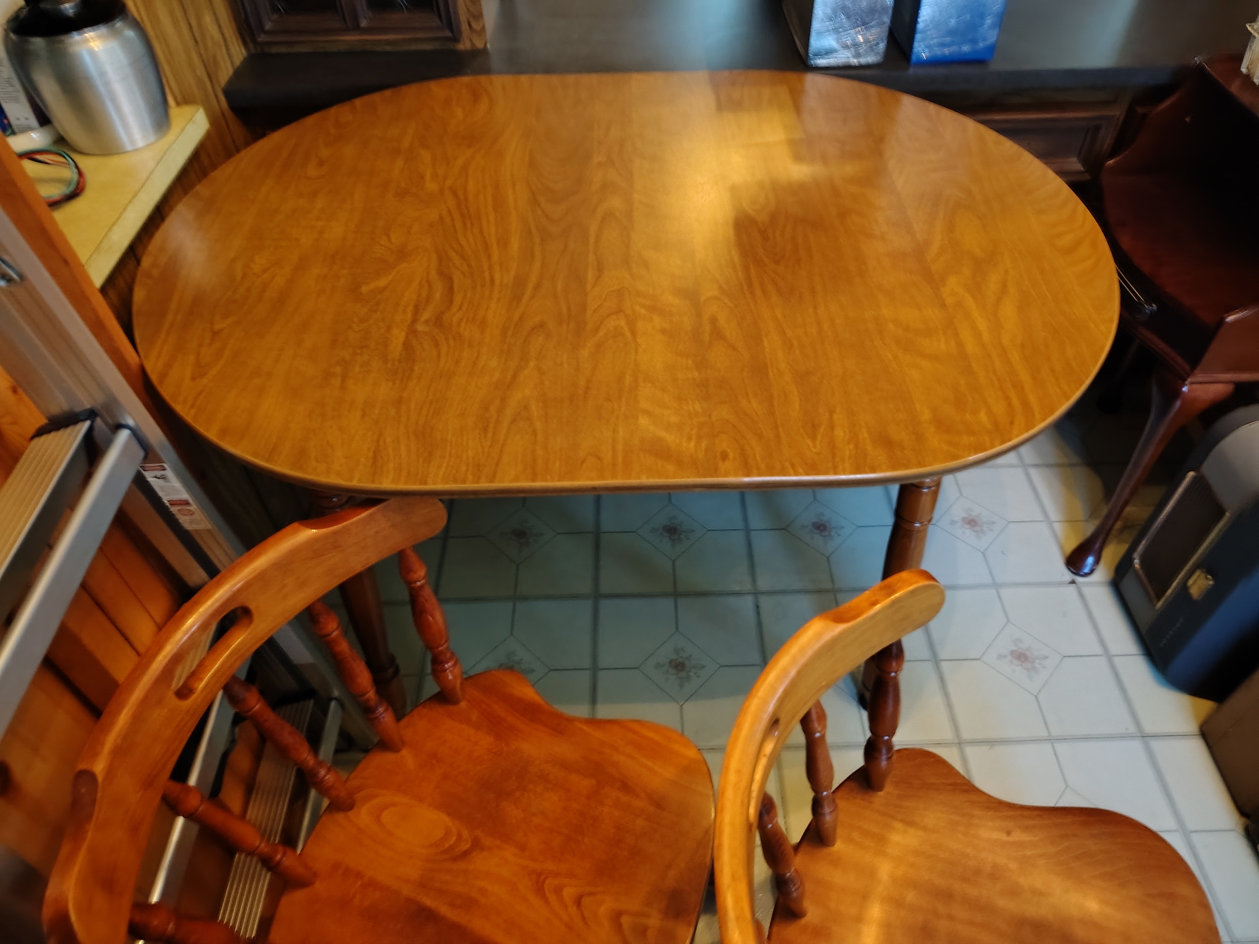 Western/ Cottage Style Dining Room Table & 4x Chairs