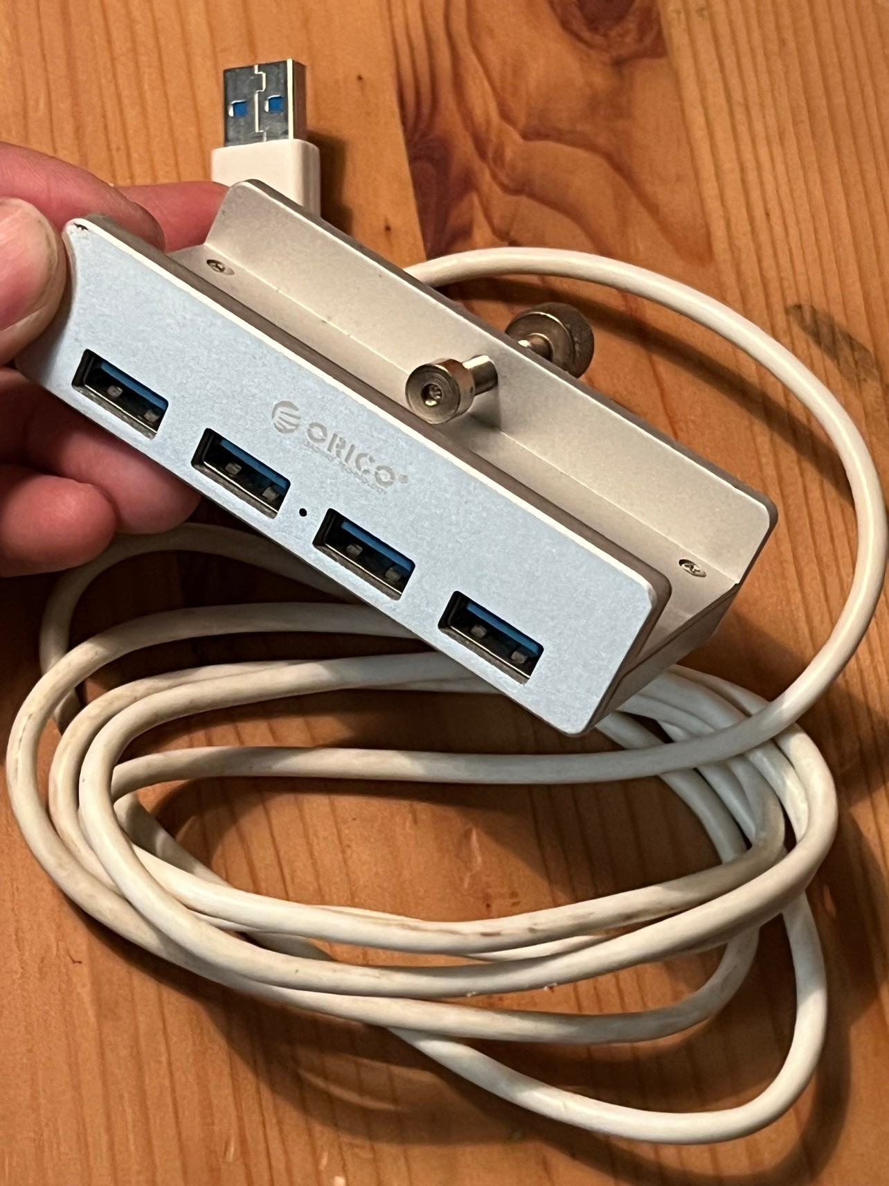 ORICO 4-Port USB 3.0 Clamp Hub - Desk/Mountable (9/10) - photo 4