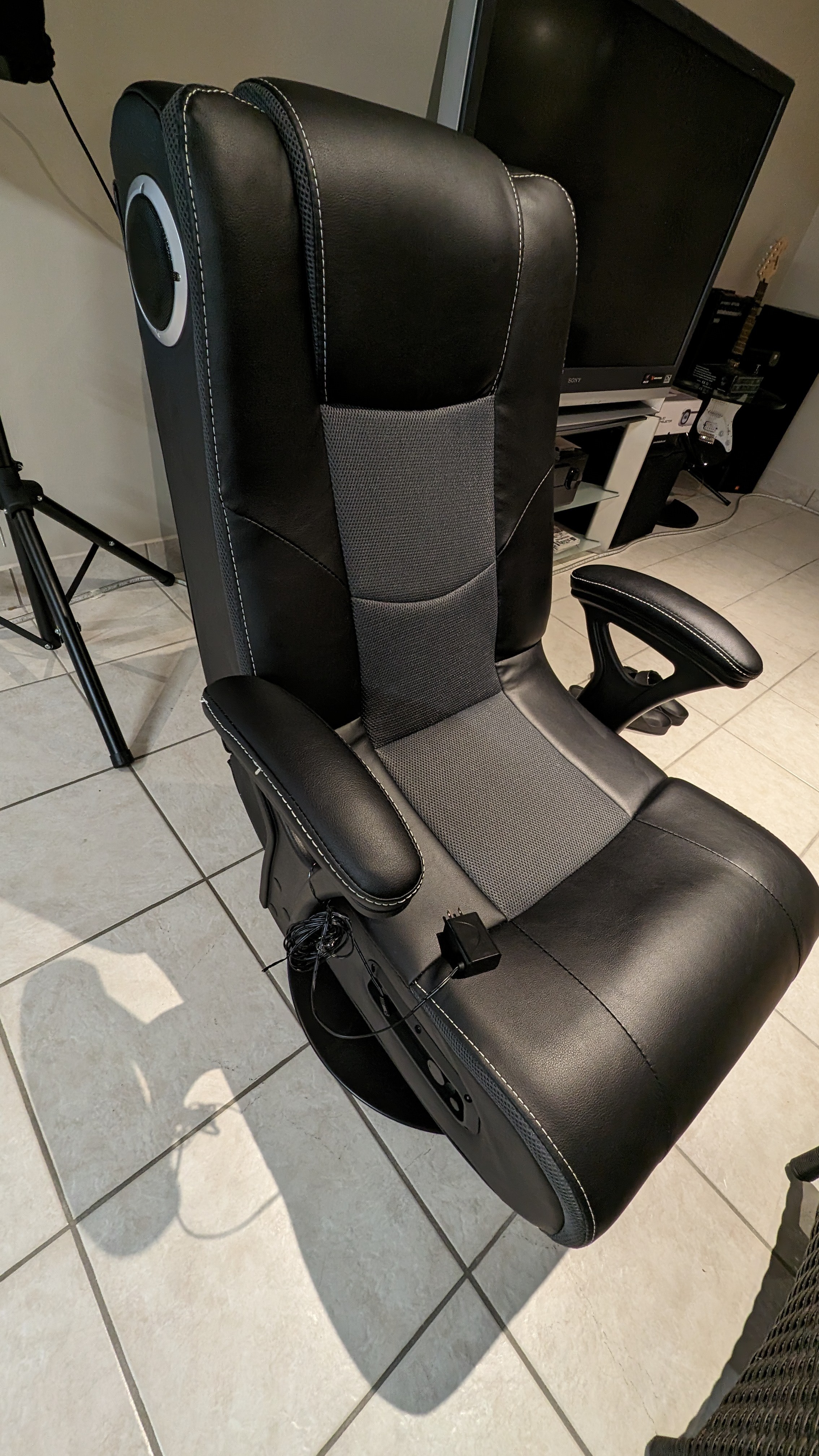 Gaming Chair with Pedestal - X Rocker Bolt 2.1 Bluetooth Console - photo 2