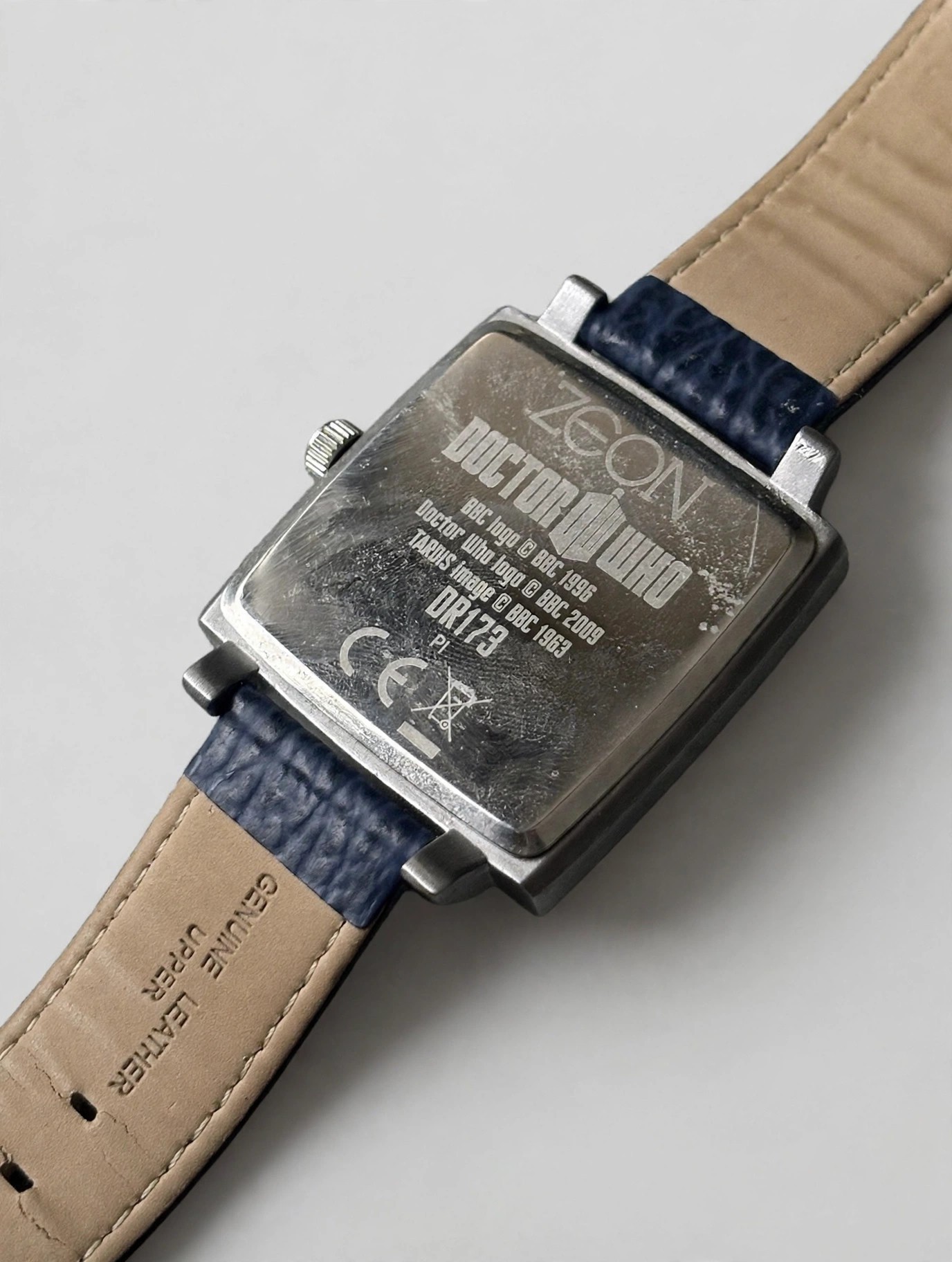 Doctor Who 2009 TARDIS Watch Square Police Box Dial Blue Strap - photo 3