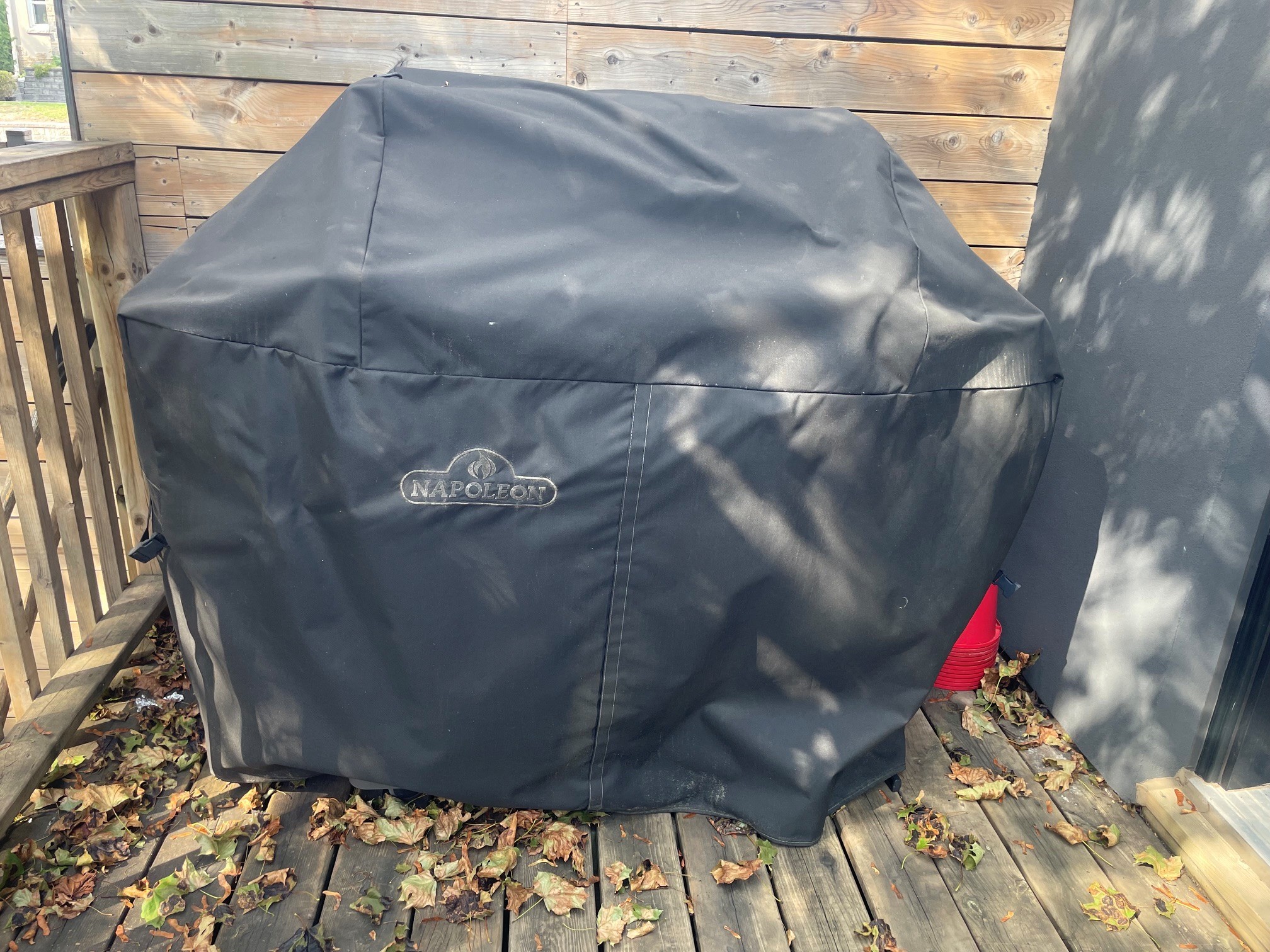 Napoleon Rogue Gas Grill - Model 525 - photo 5