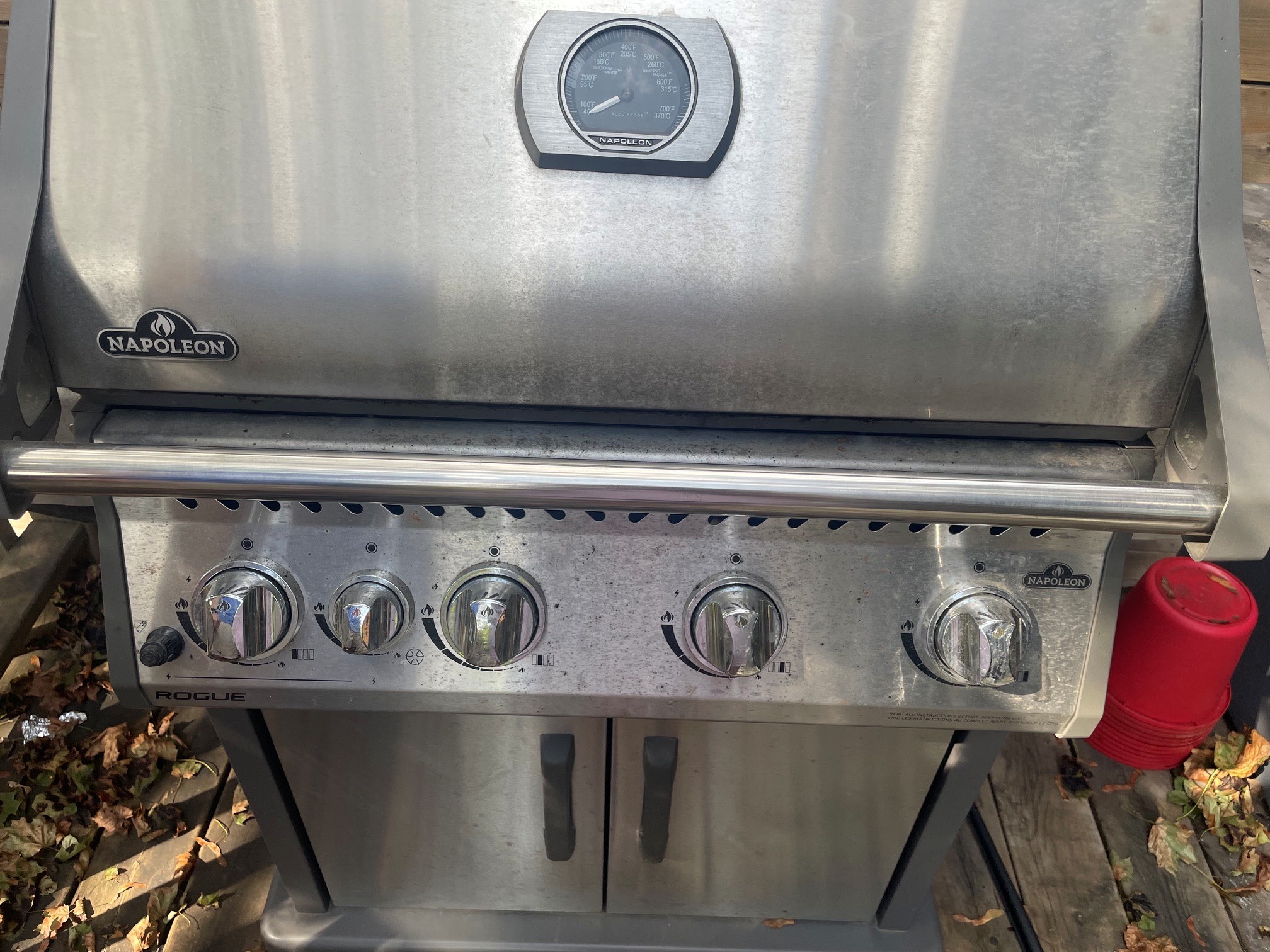 Napoleon Rogue Gas Grill - Model 525 - photo 2
