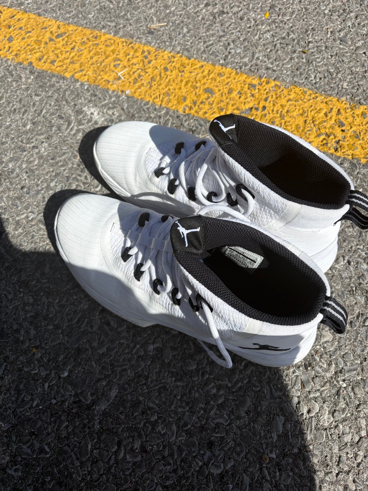 Jordan White High-Top Basketball Shoes - Men's US 10.5 - photo 3