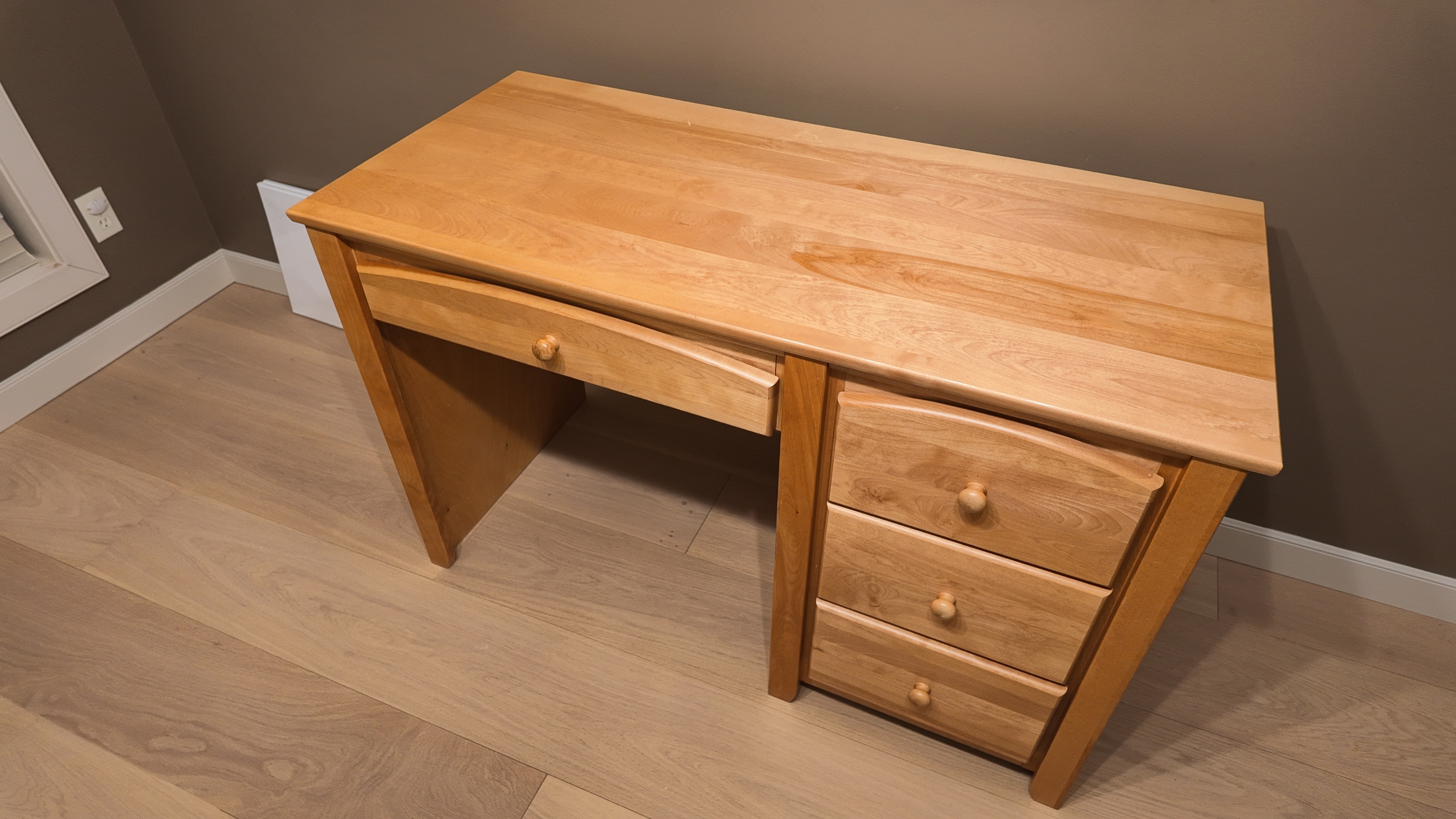 Refurbished Sears Wooden Desk – 4 Drawers - photo 2