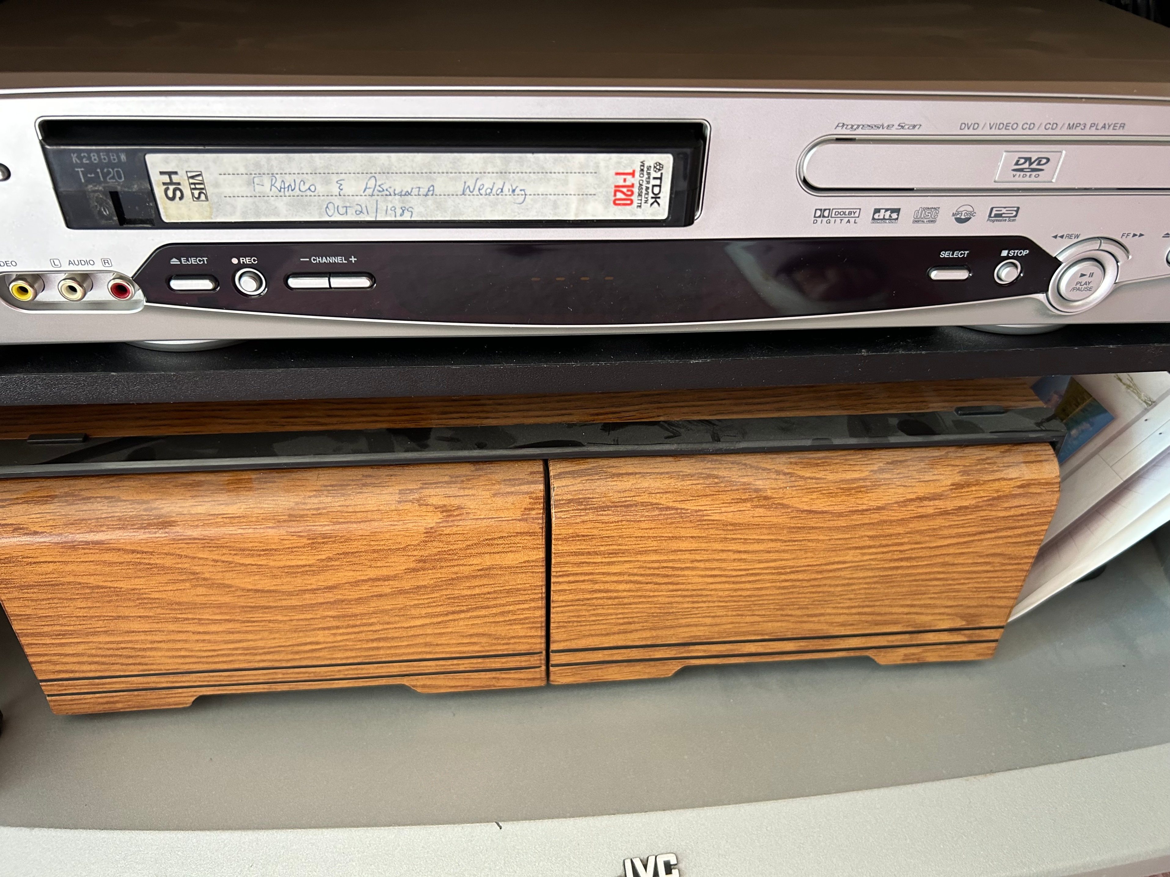 JVC DVD/VHS Player Combo