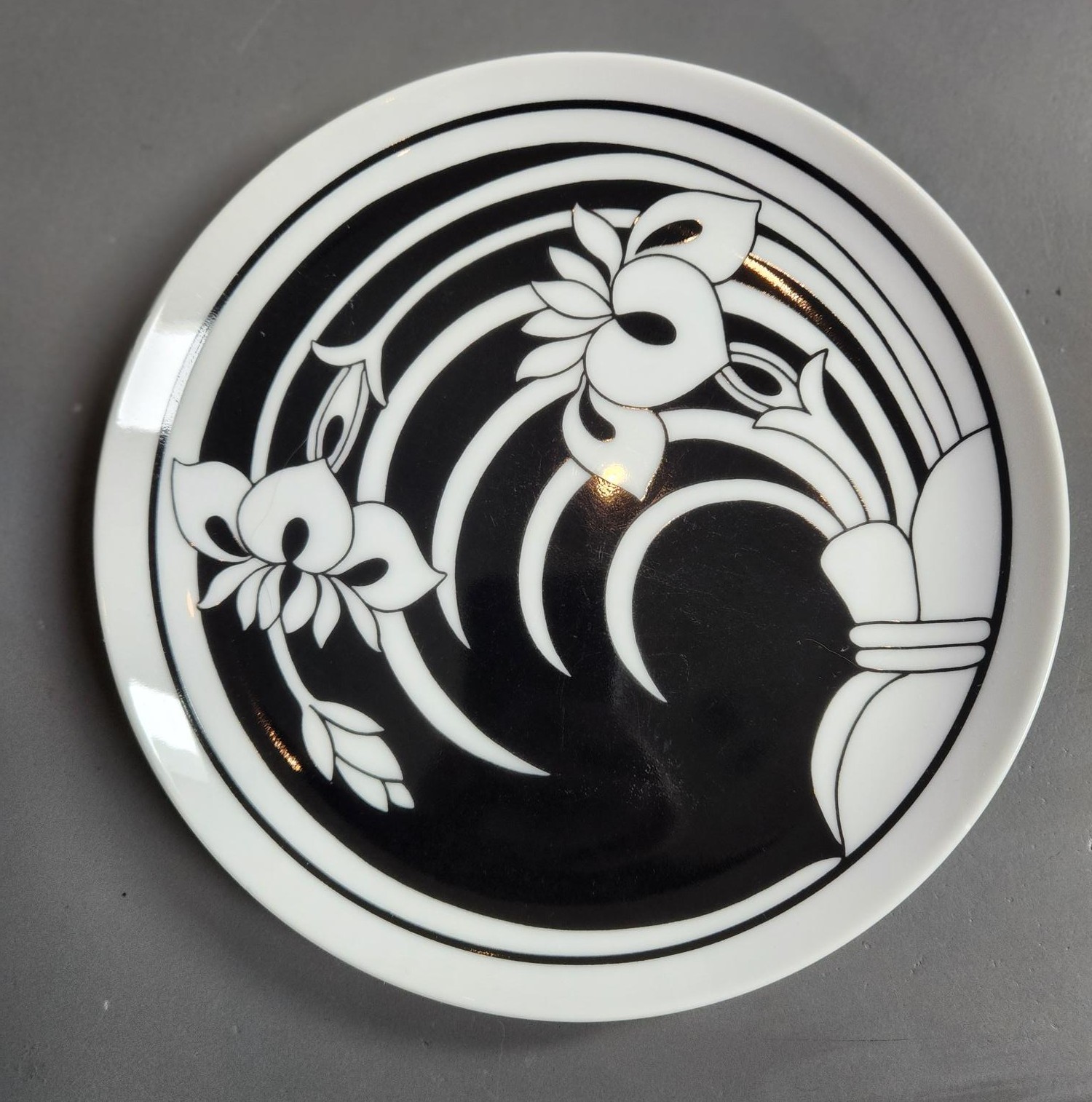 Vintage Neiman Marcus Japan Bold Floral Salad / Dessert Plates - photo 2