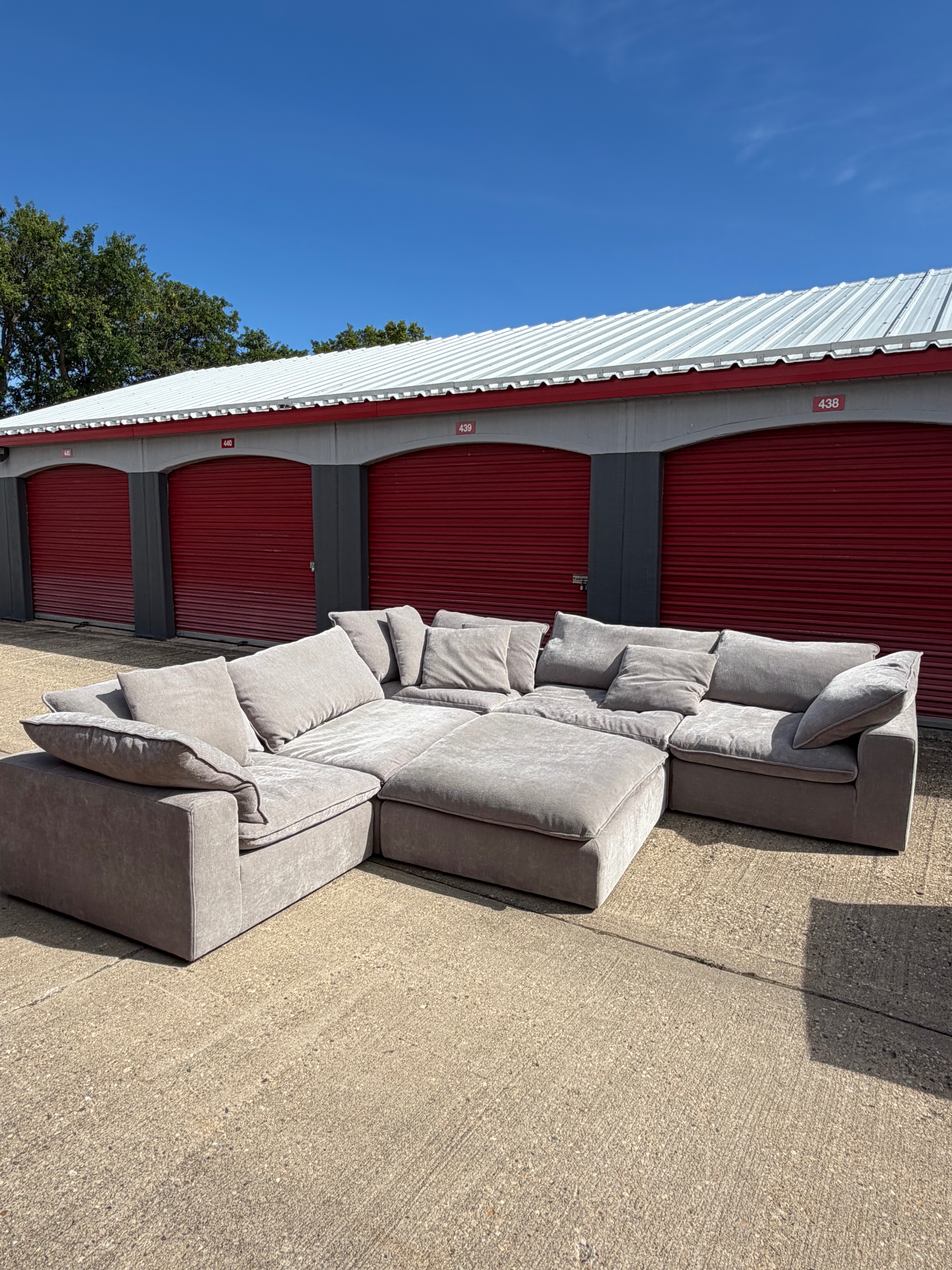 Cloud Style Sectional Sofa with Ottoman