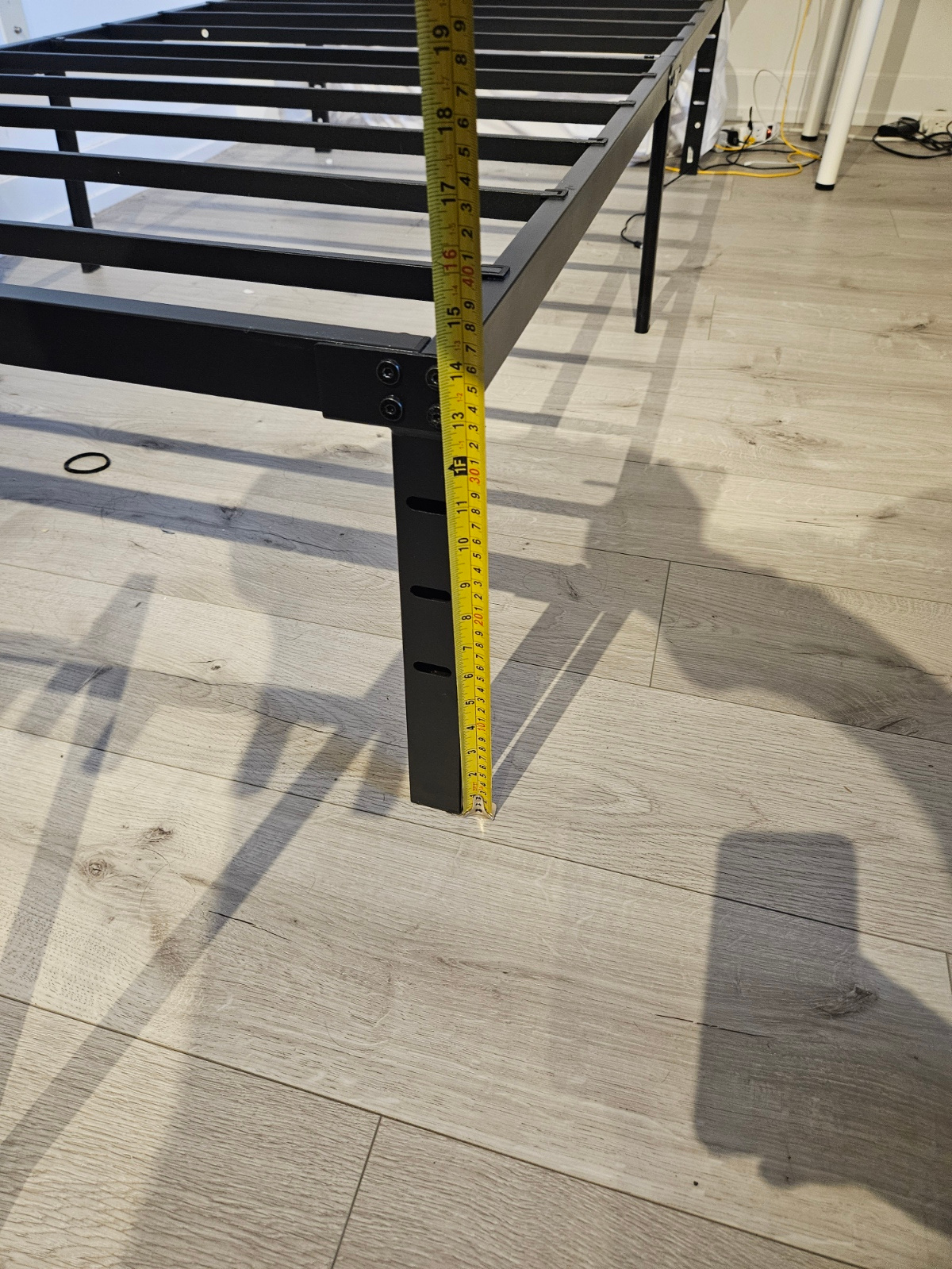 Metal twin bed frame - photo 2