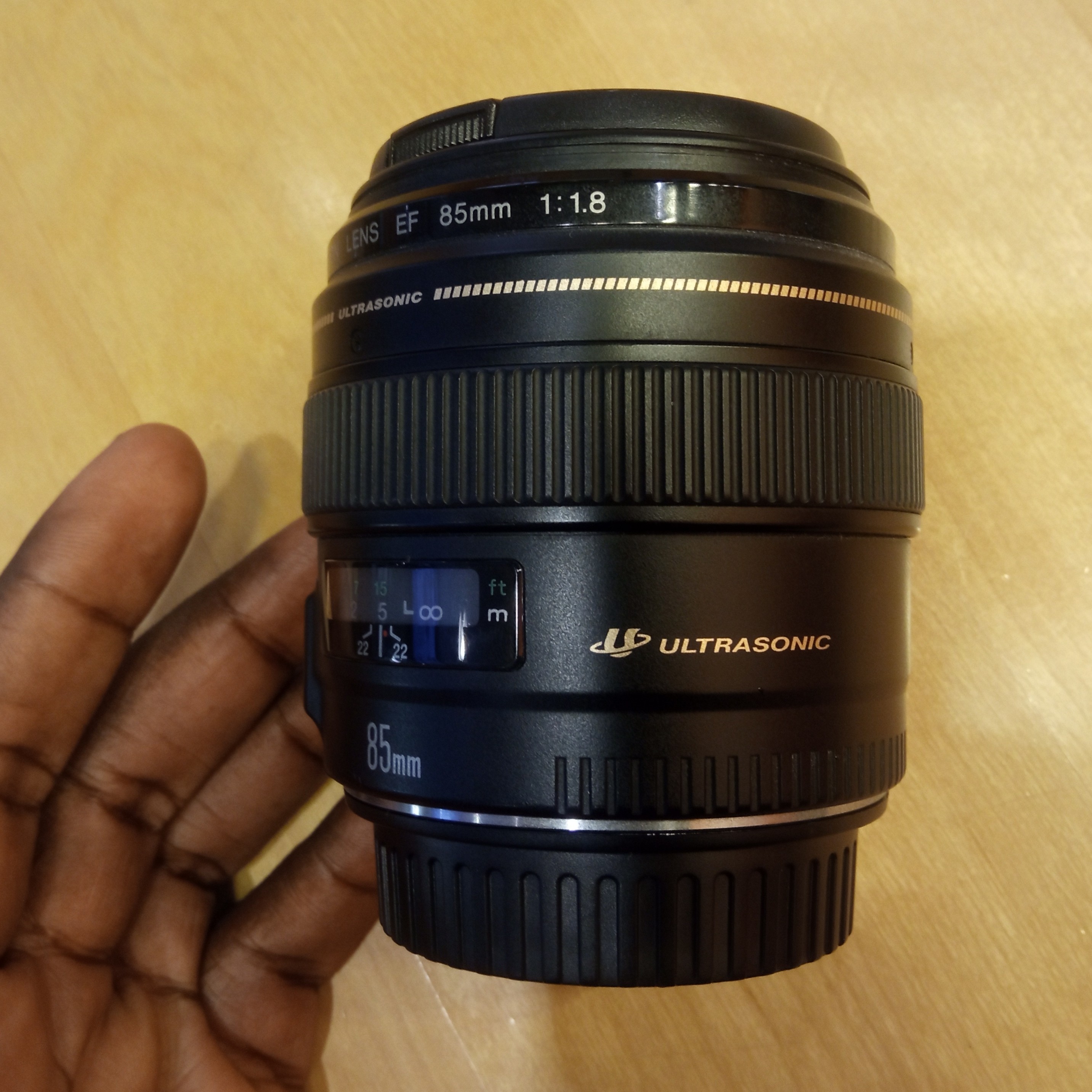 Canon EF 85mm f1.8 USM - photo 2
