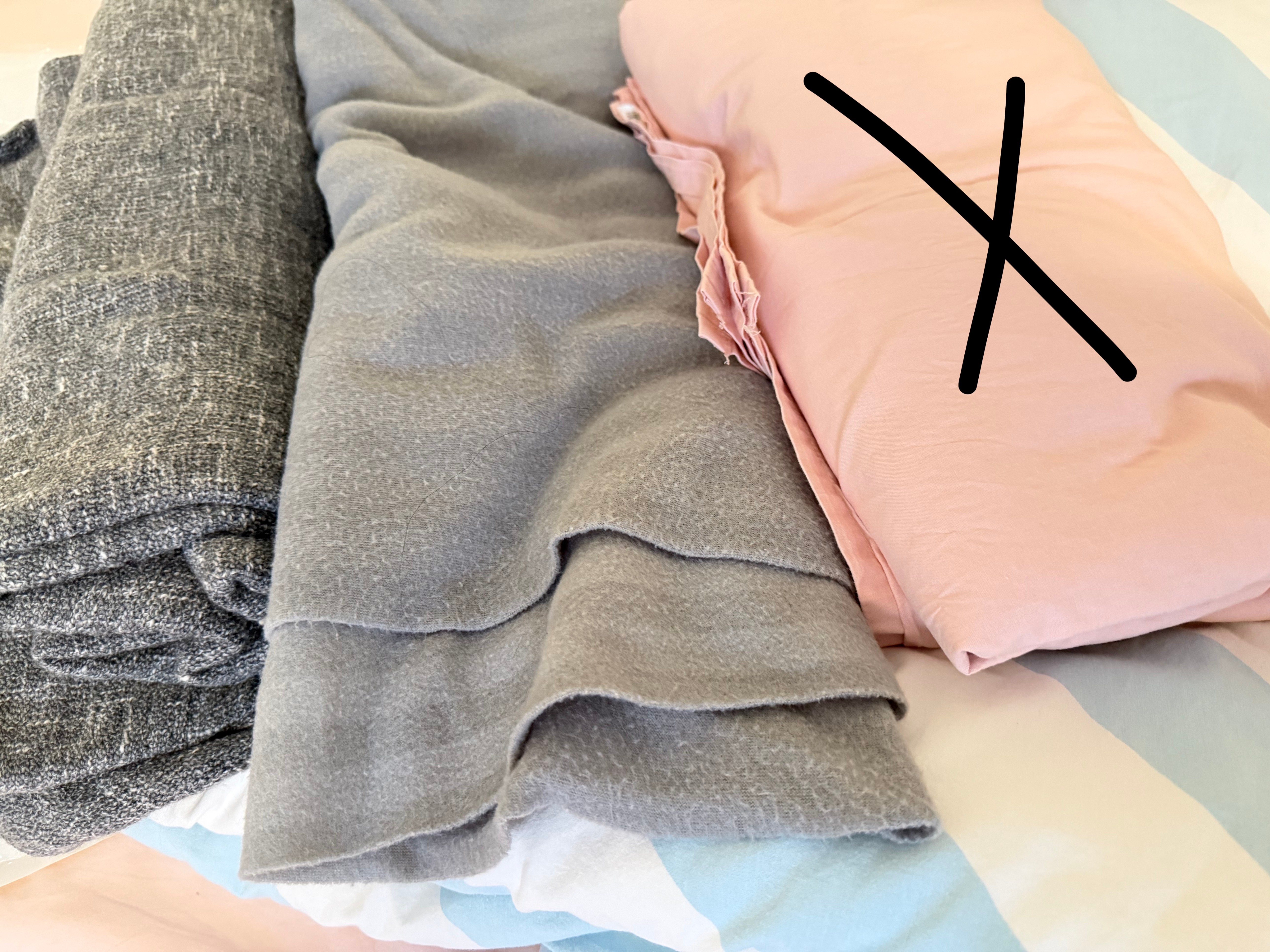 Set of 2 IKEA Grey Throw Blankets – INGRUN & VITMOSSA - photo 2