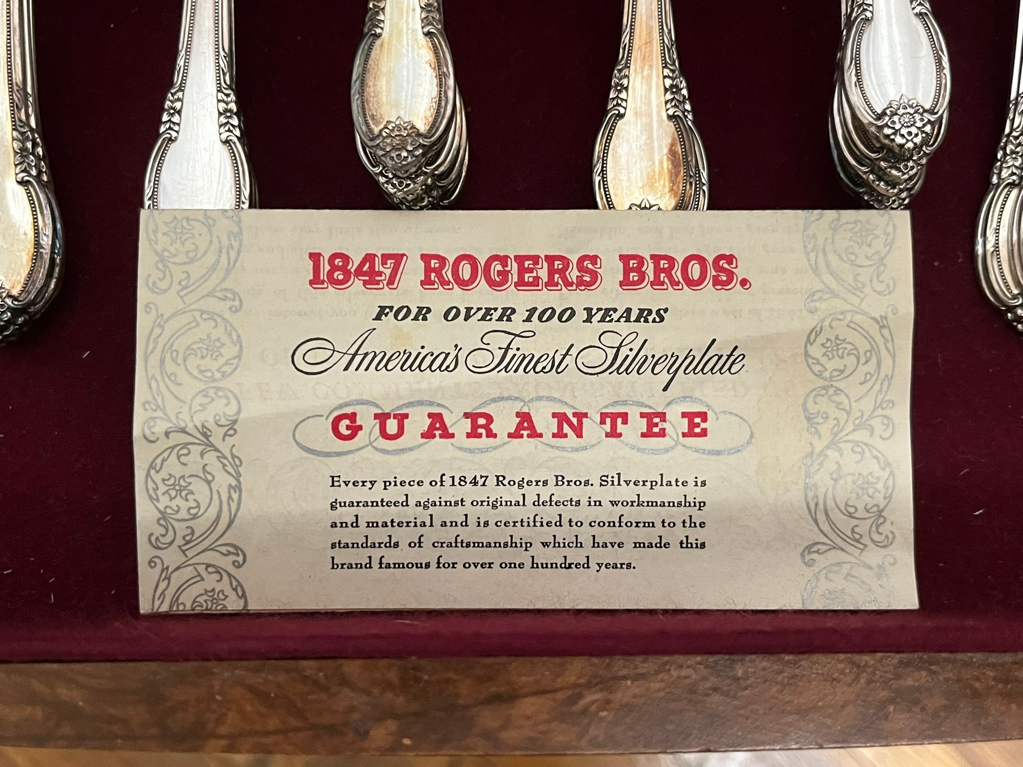 1847 Rogers Bros. Silverplate Flatware Set (with Original Case) - photo 4