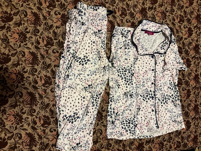 Long-sleeved pajamas for all seasons - photo 3