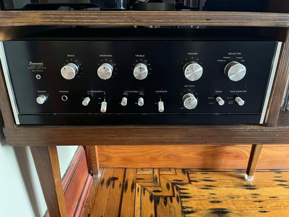 Sansui AU-555A Amplifier
