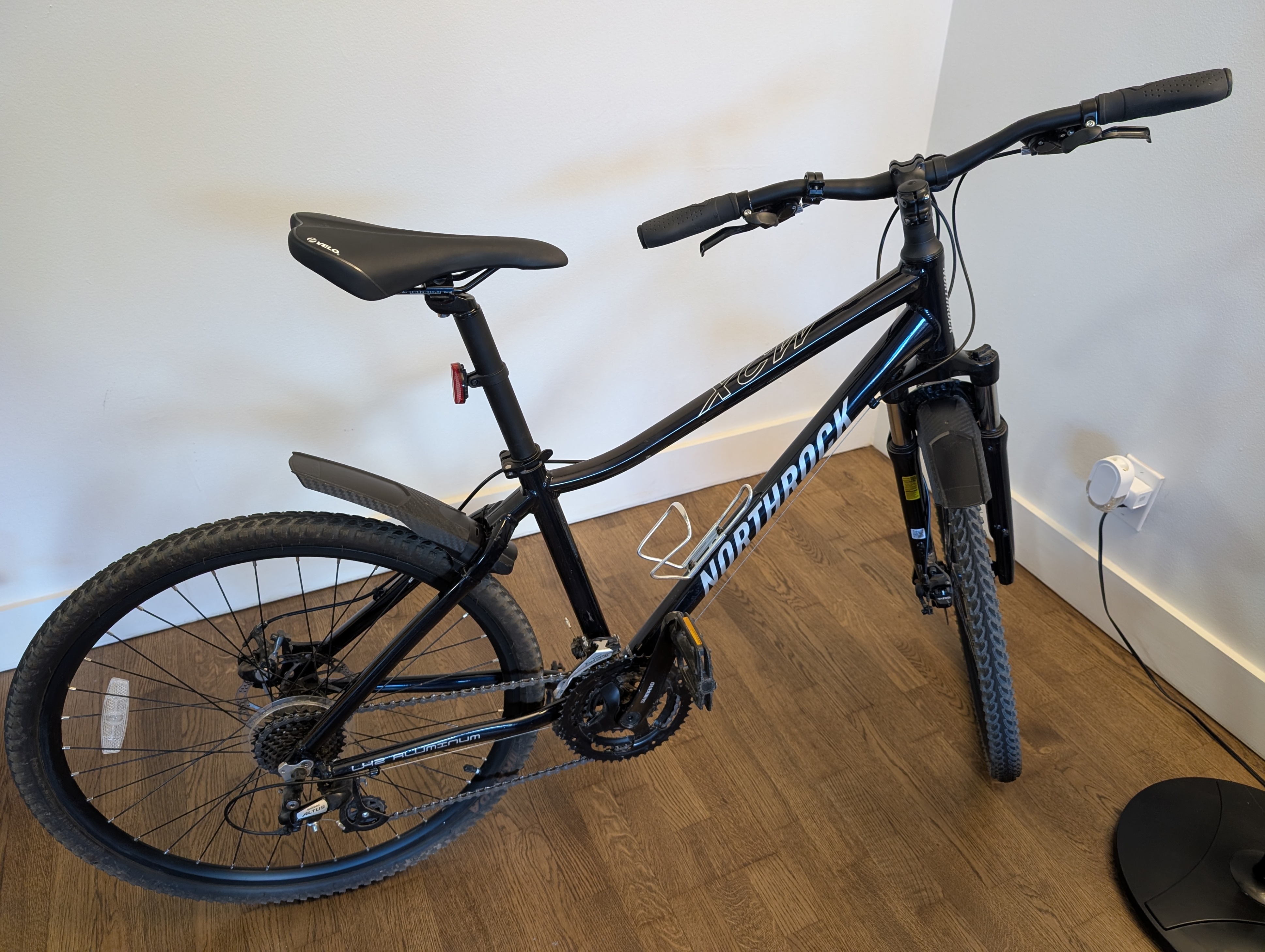 Northrock XCW 26" Hybrid Bike (Stored Indoors, Like New)