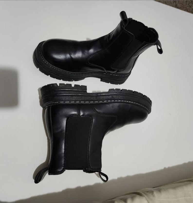 Shoes Black Leather Size (Men 7.5) (Women 9)