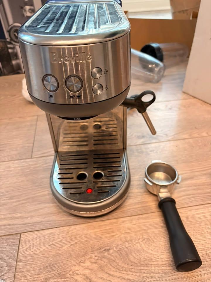 Breville Bambino Espresso Machine | PRICED TO MOVE - photo 2