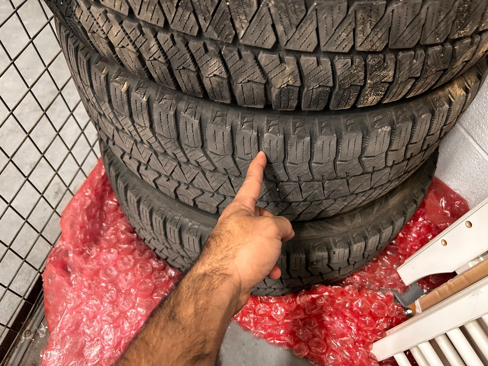 Set of 4 Bridgestone Blizzak WS90 Winter Tires - photo 3