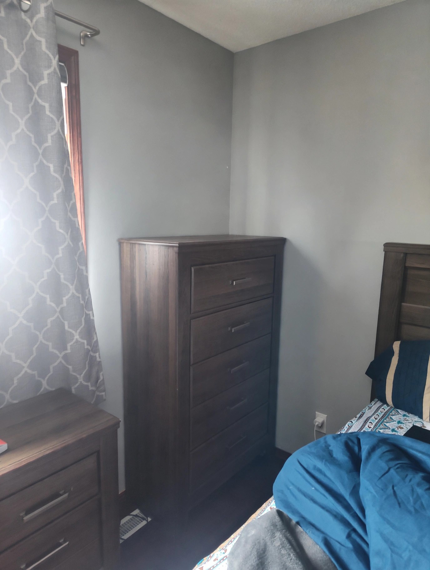 Queen Bedroom Set — Bed Frame + Dresser — Moving Sale - photo 2