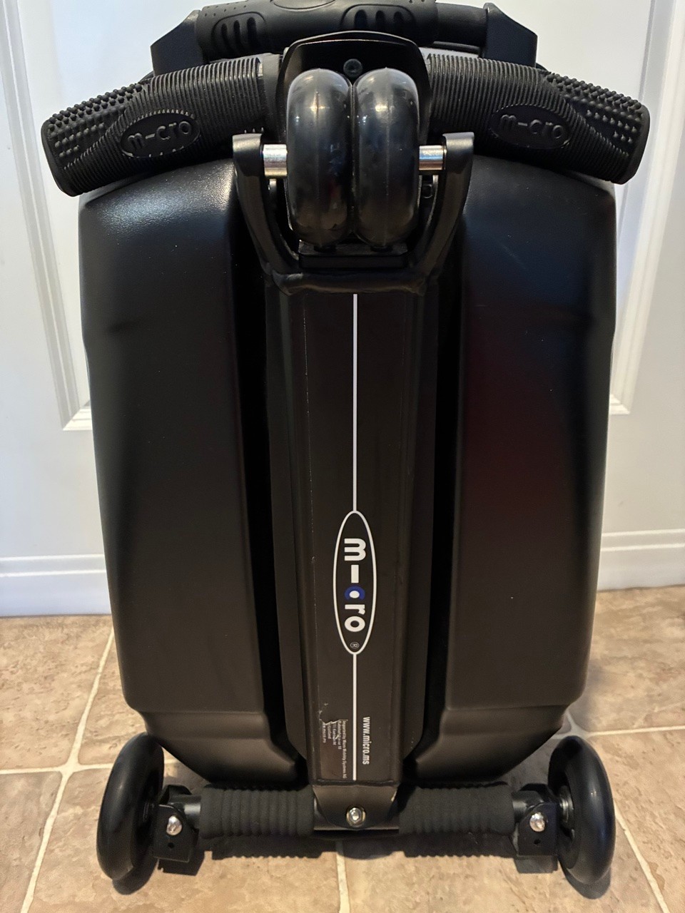 Micro Luggage 2.0 Scooter Suitcase - Excellent
