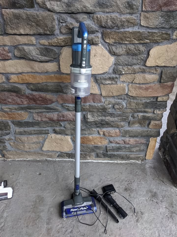 Eureka Stylus Lightweight Cordless Vacuum Cleaner, 350W