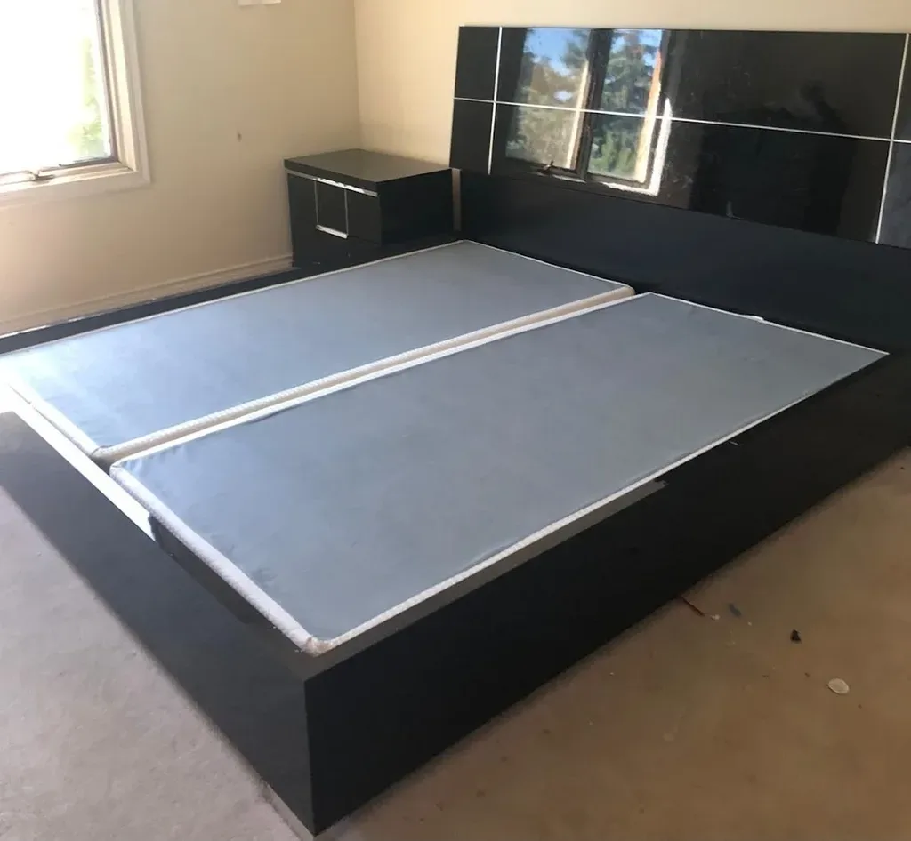 Black Modern Platform Bedroom Set with Glossy Headboard