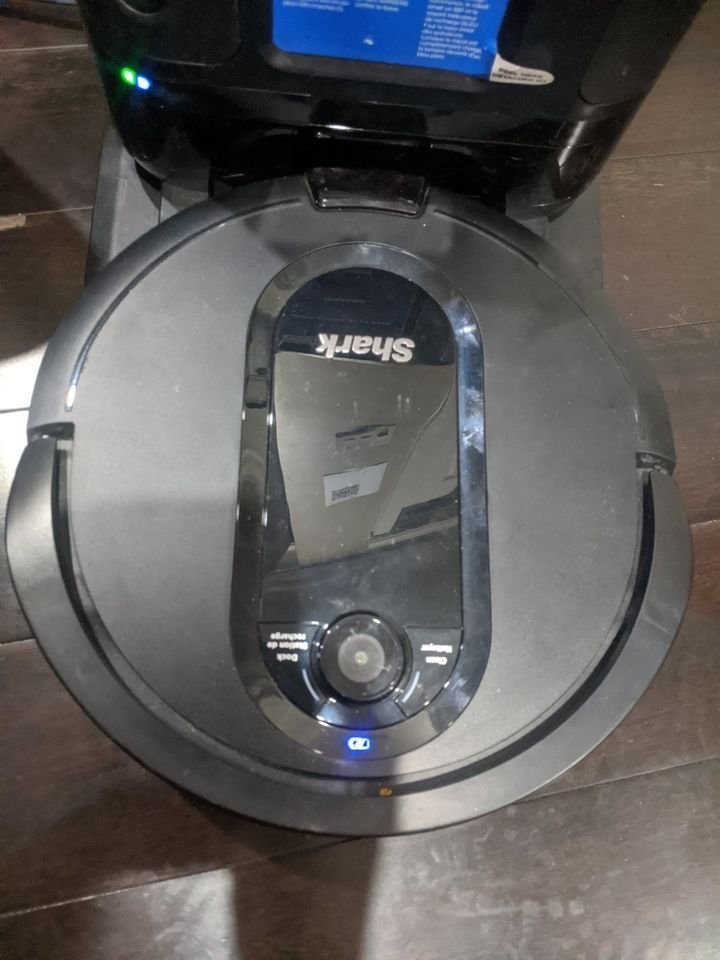 Robot Vacuum by Shark, Shark IQ with Self-Empty Base, - photo 3