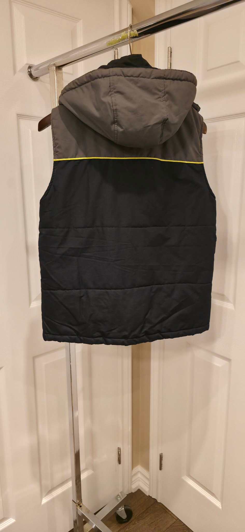 Kids Big Chill puffer vest, size M (10/12) - photo 2