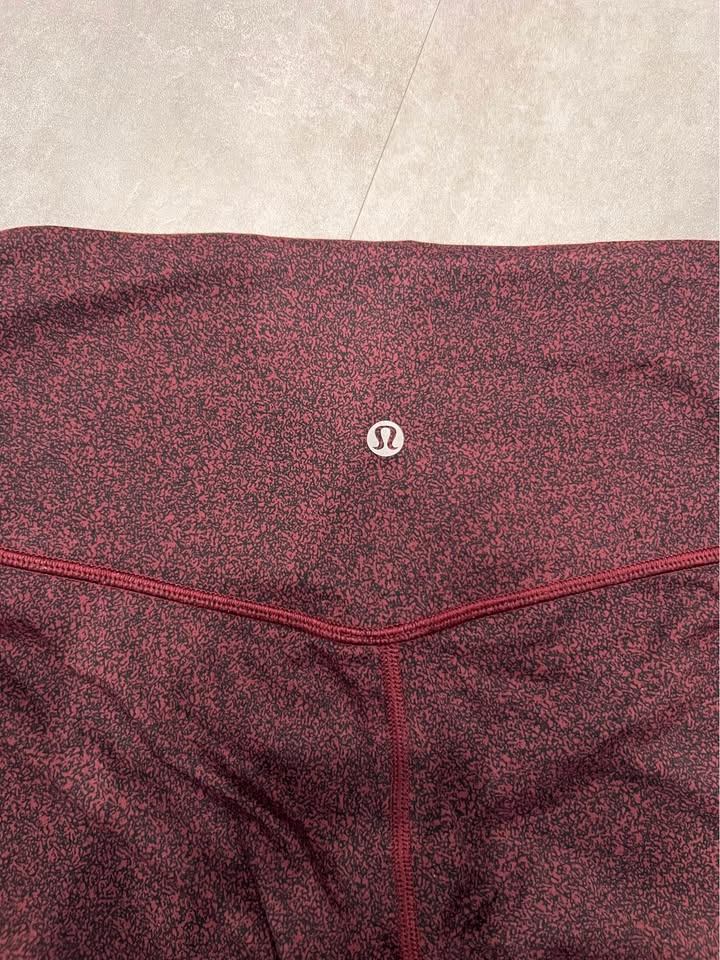Lululemon High-Rise Leggings Size 6 - photo 2