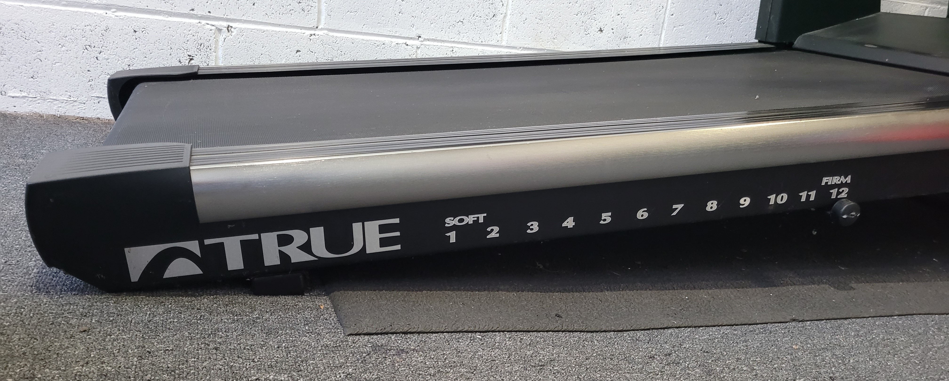 True Fitness 540 S.O.F.T Treadmill, club-quality, one owner - photo 4