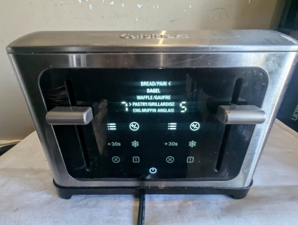 Cuisinart 4-Slice Touchscreen Toaster with Self Adjusting Slots - photo 4