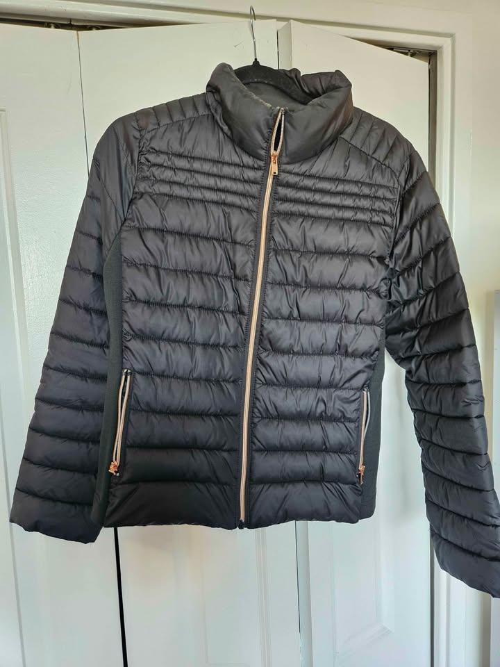 ​Women’s Lightweight Black Puffer Jacket - photo 3