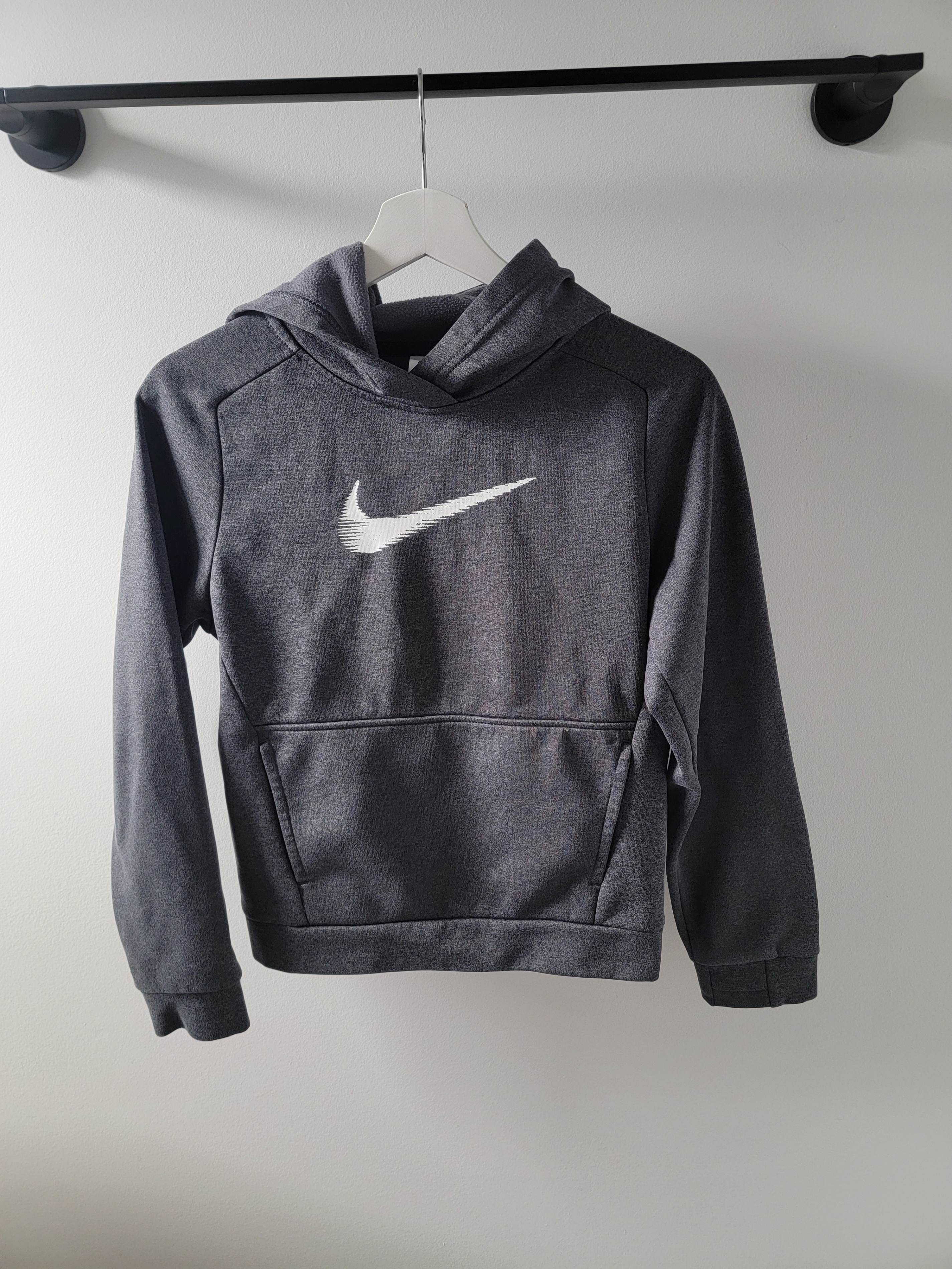 Brand new Nike Kids M hoodie (measurements in ad) never worn