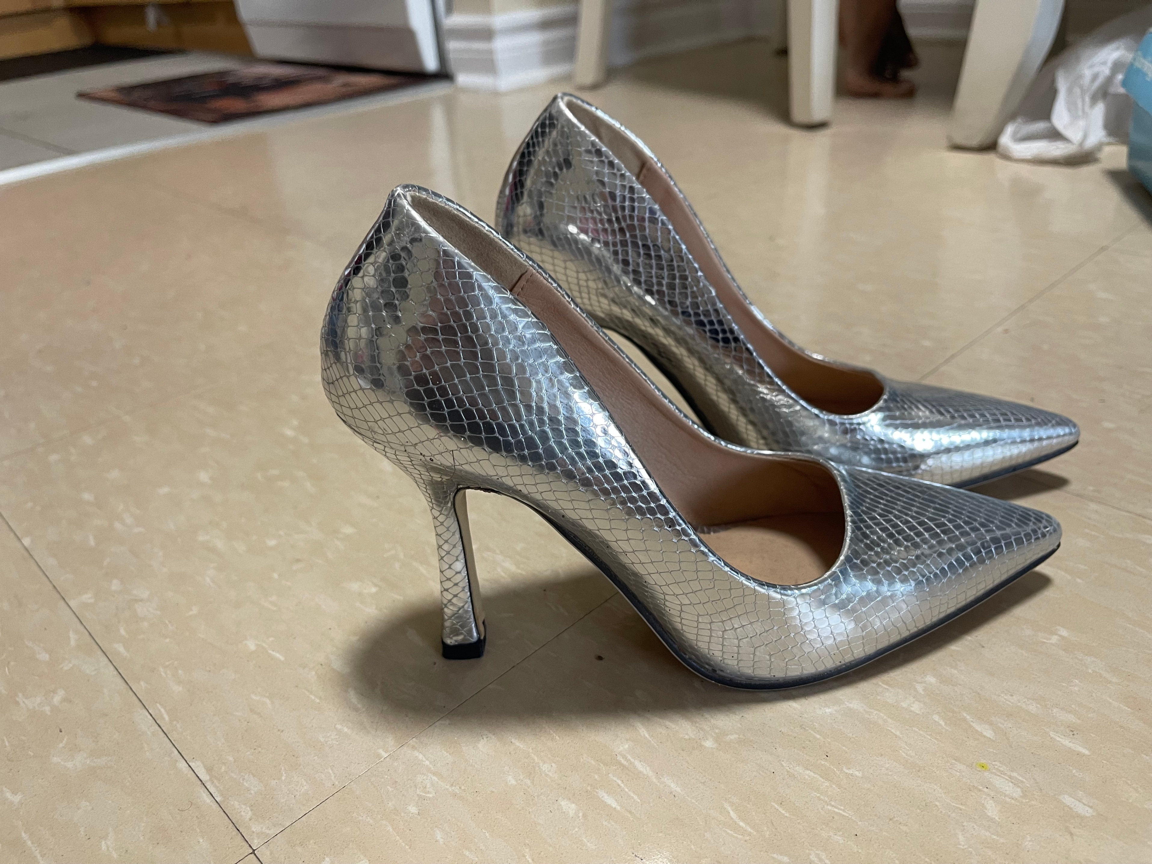 Women High-Heeled pumps and Sandals - photo 4