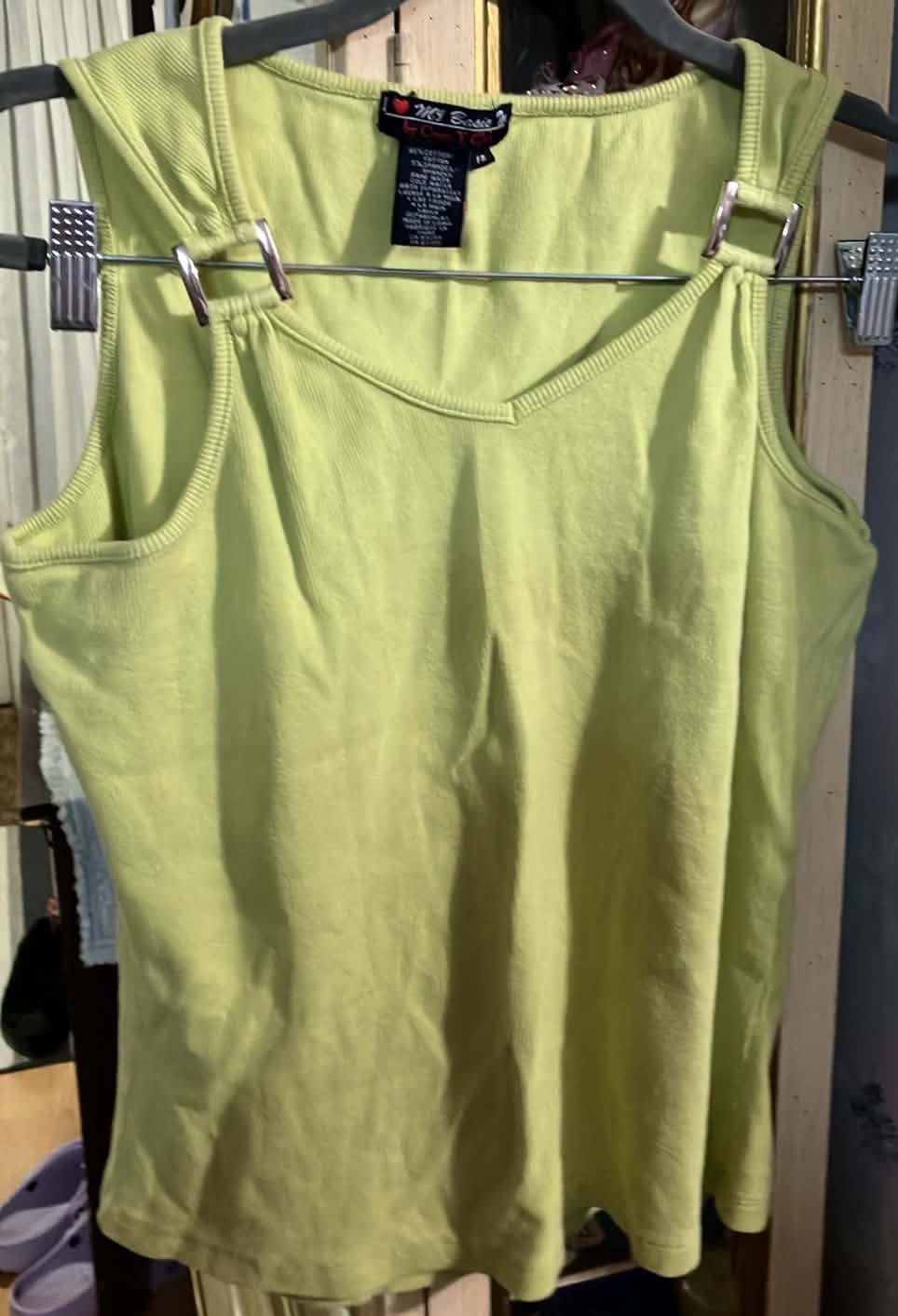 Women Tank Top Green with Buckle Size 1X - 95% Cotton 5% Spandex
