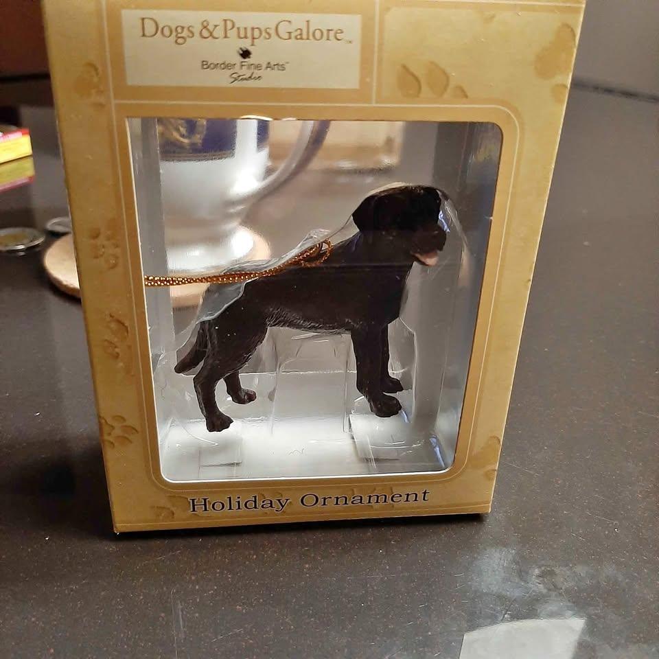 Chocolate lab dog Christmas ornament Border fine arts
