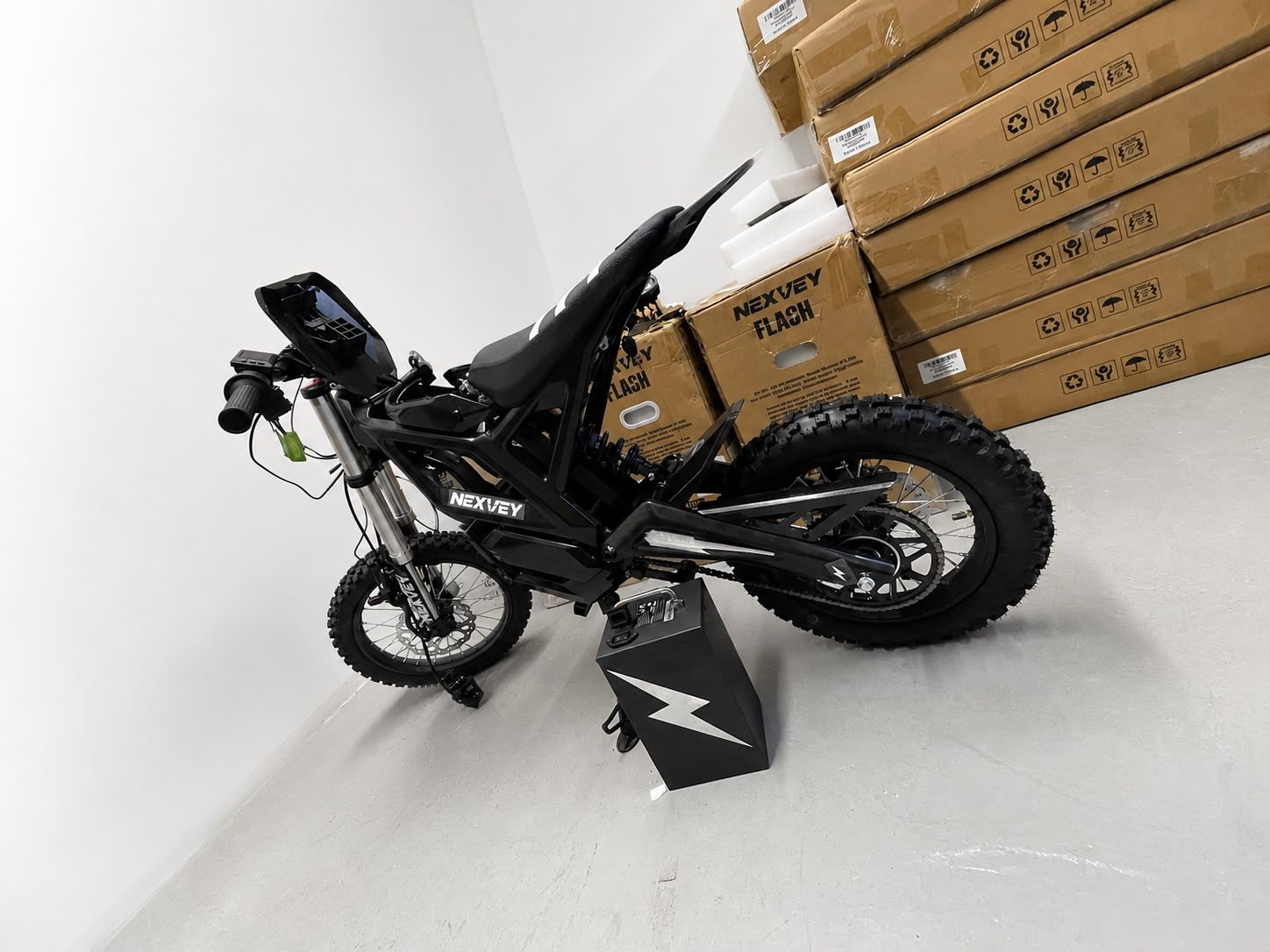 Nexvey Flash Black Electric Dirt Bike – 48V - photo 4
