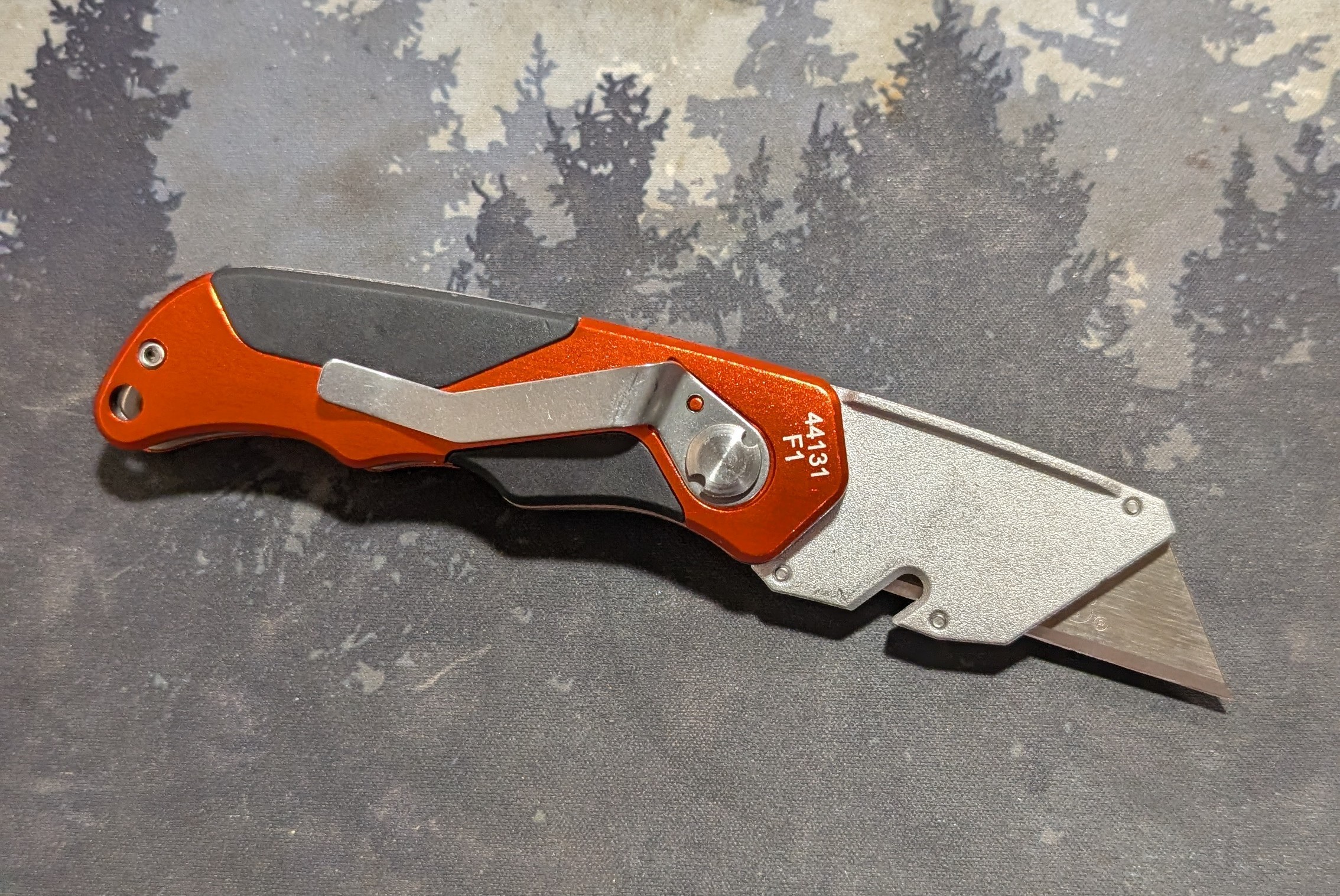 Klein Tools 44131 Folding Utility Knife - photo 2