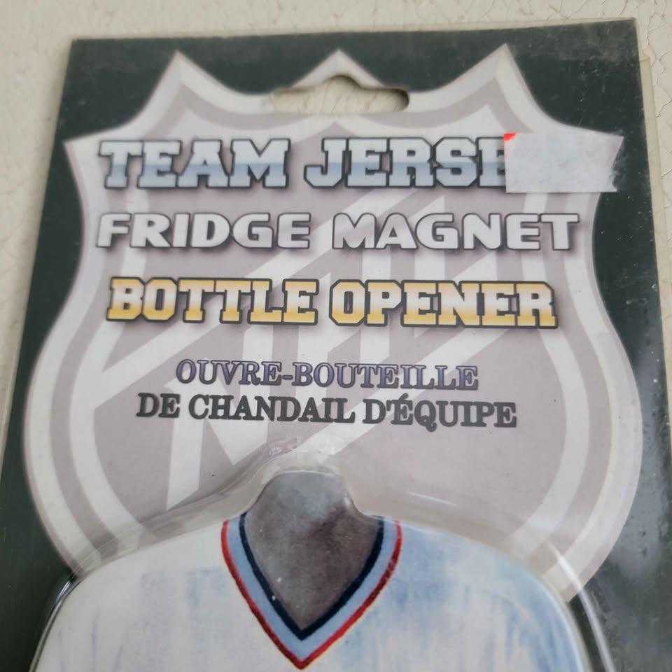 Vancouver Canucks Team Jersey Fridge Magnet Bottle Opener – - photo 2