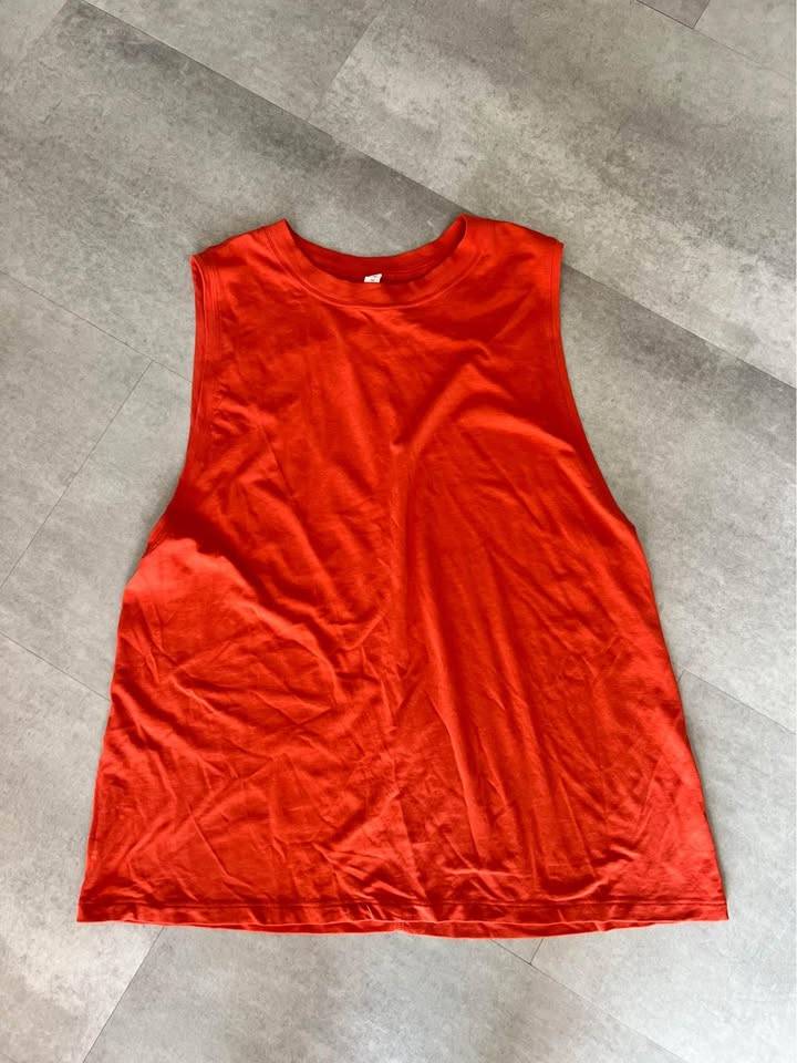 Lululemon ladies 10