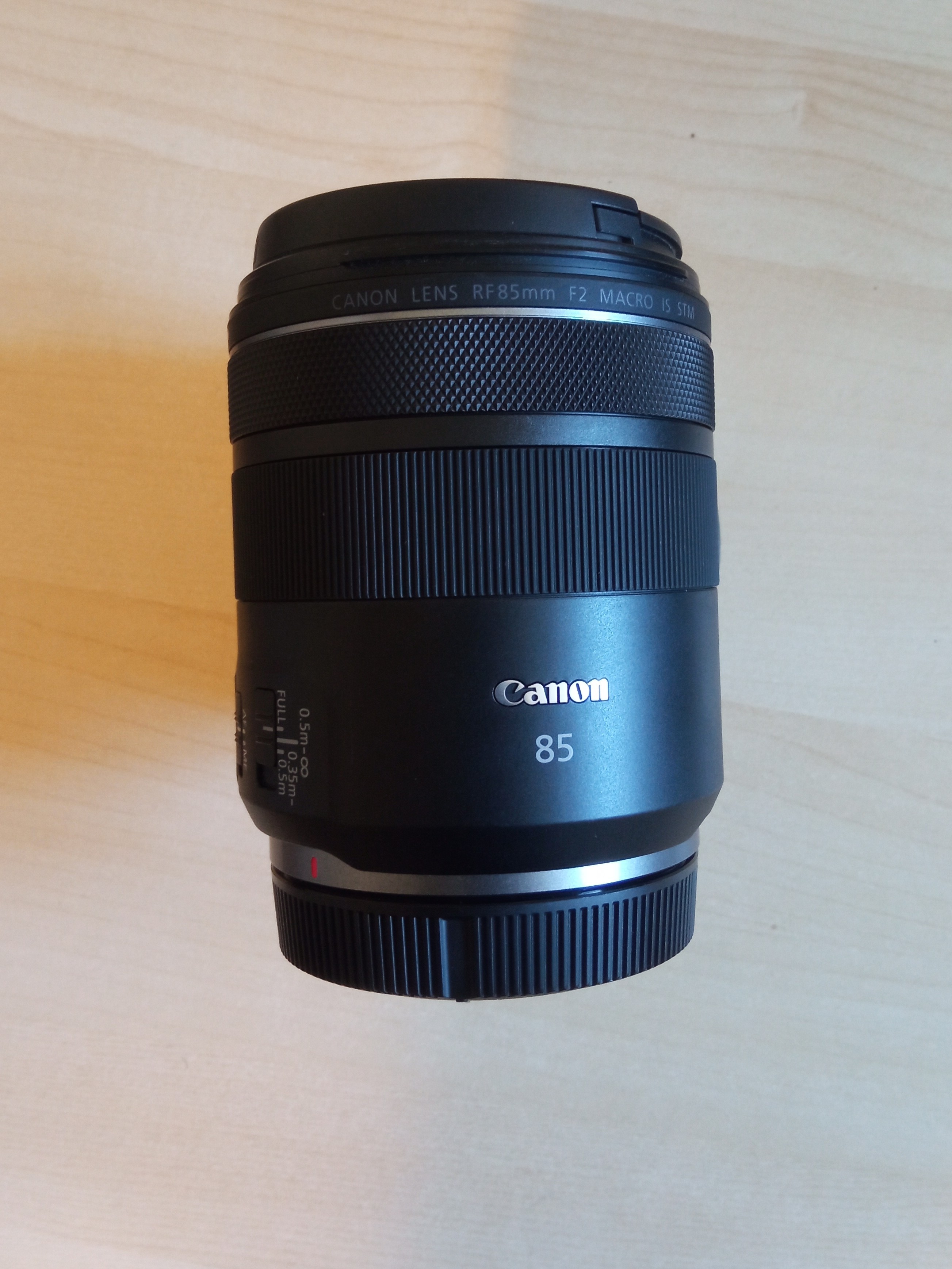 Canon RF 85mm f2 Macro IS STM - photo 2