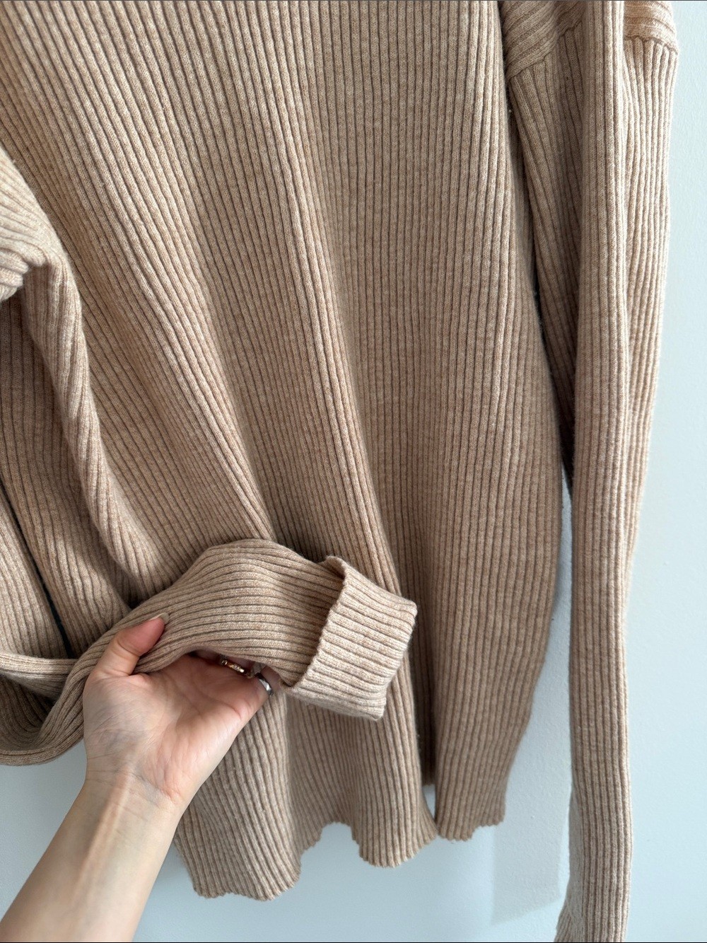 V-Neck Ribbed 100% Wool Sweater in Camel - photo 4
