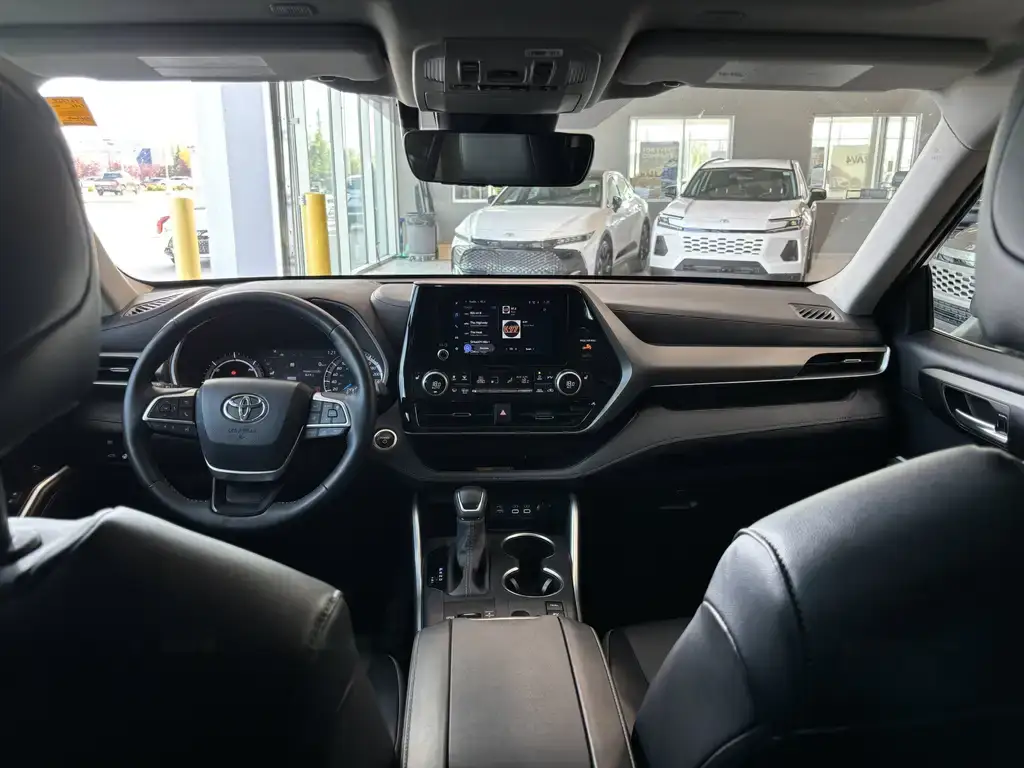 2026 Toyota Highlander Hybrid - photo 3