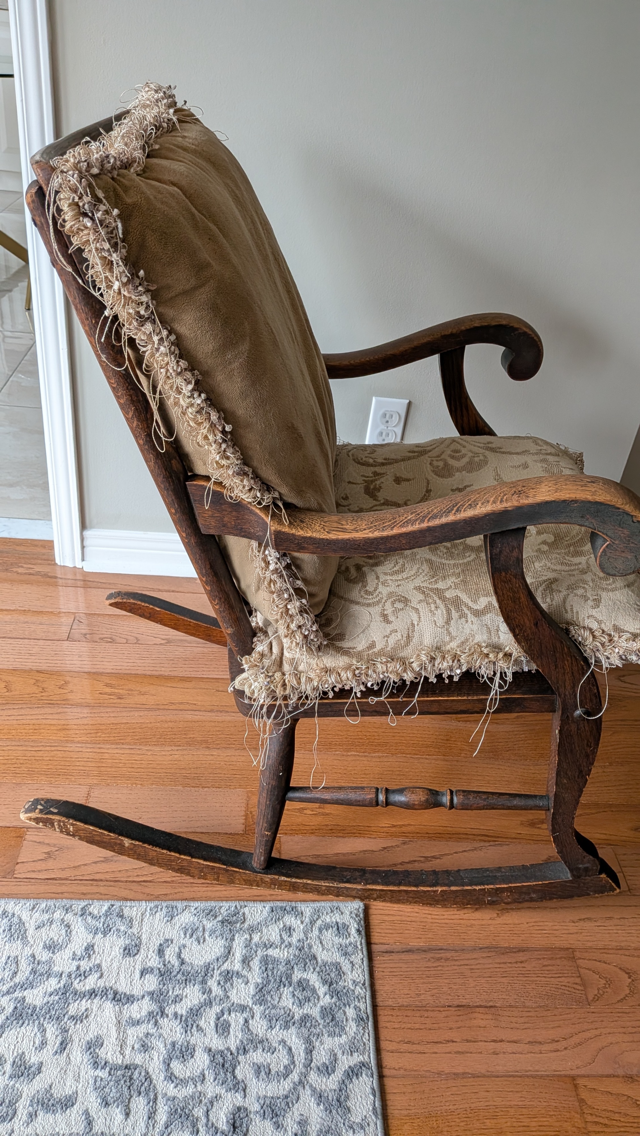 Vintage Solid Wood Rocking Chair – $150 OBO - photo 4