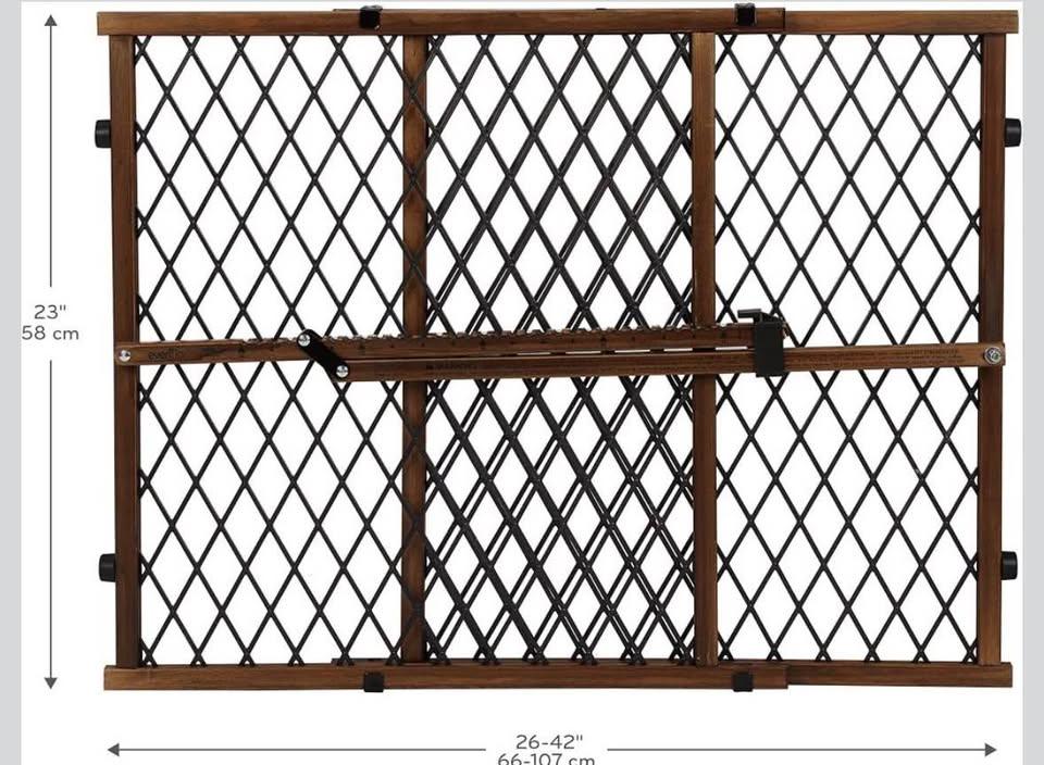 26-42 inches Evenflo Position & Lock Adjustable Wood Baby Gate - photo 2
