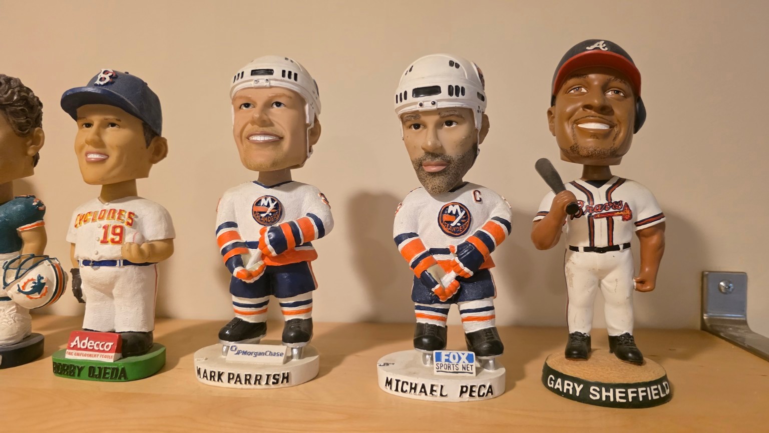 11 Vintage Sports Bobbleheads - Yankees, Islanders, NFL, NBA - photo 2
