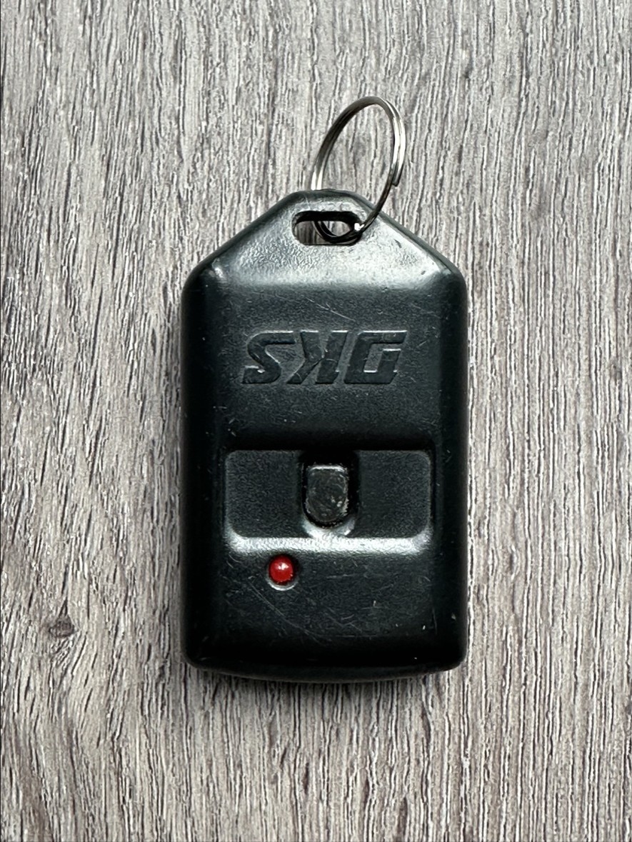DoorKing DKS Single-Button Gate / Garage Door Remote