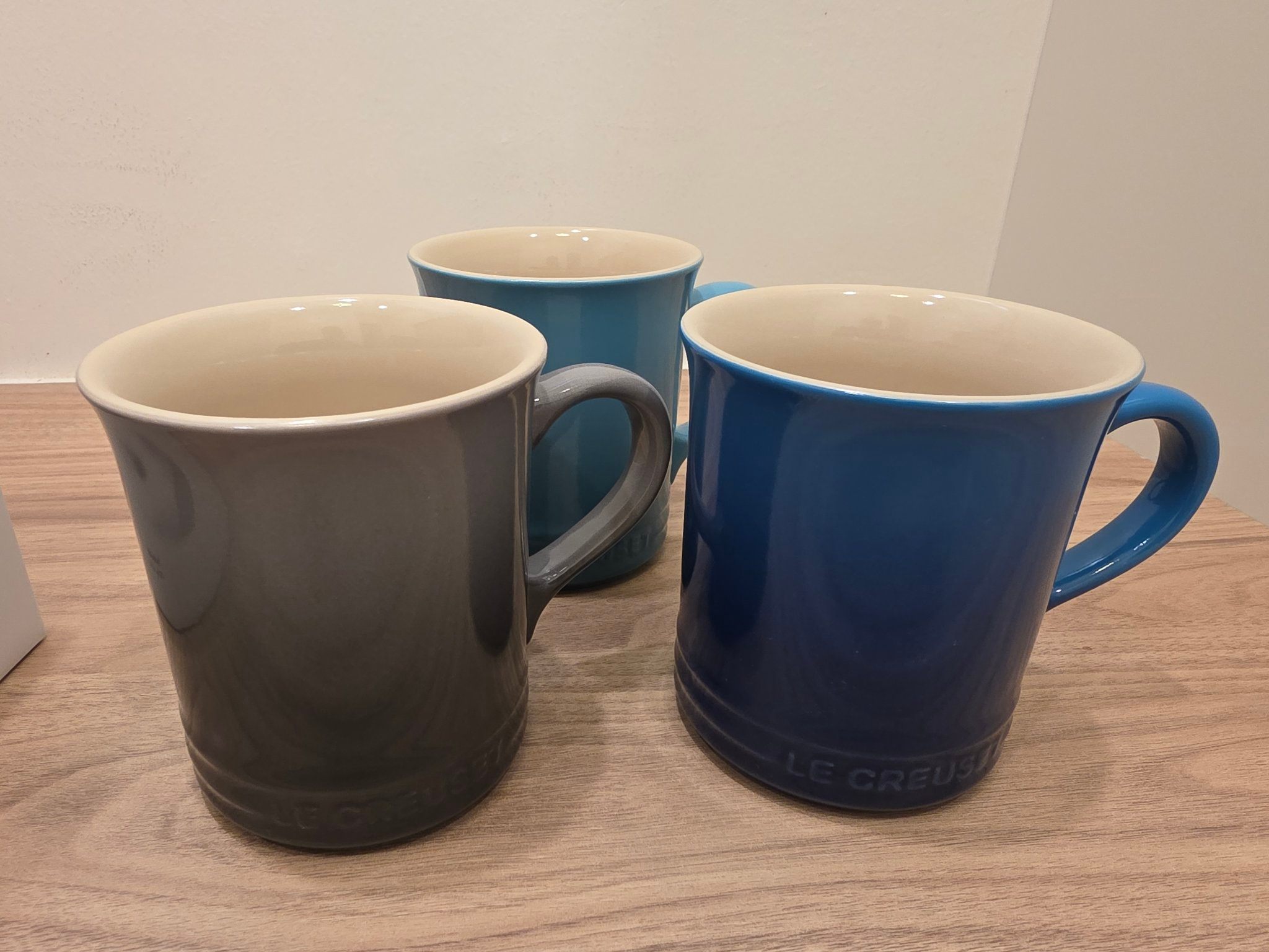 Le Creuset Stoneware Mugs — Set of 6 (400ml, Brand New) - photo 4