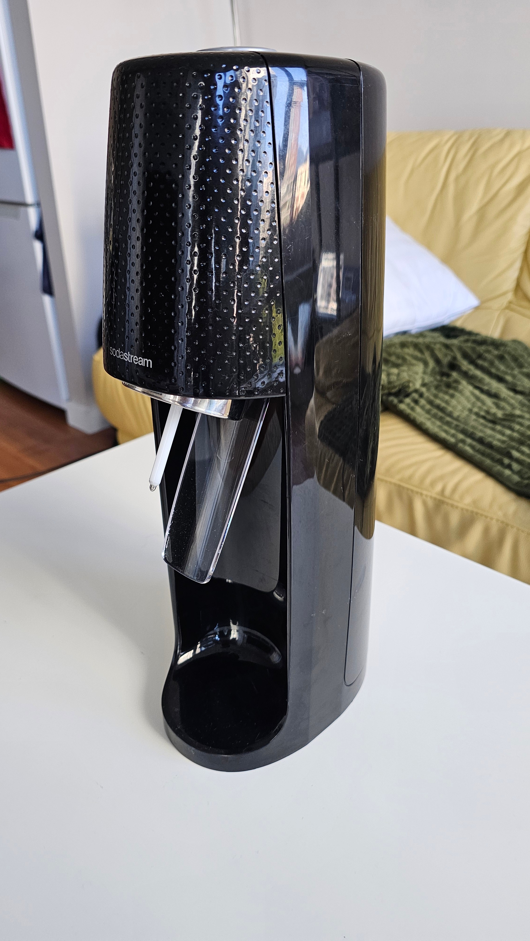 SodaStream Machine + 2 Empty CO2 Cylinders